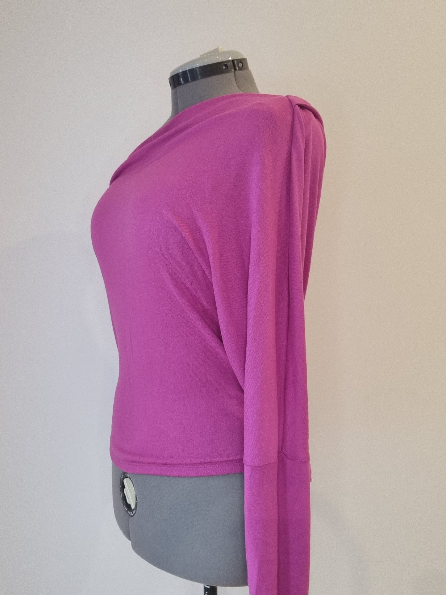 Decjuba Soft One-Shoulder Top - Size M