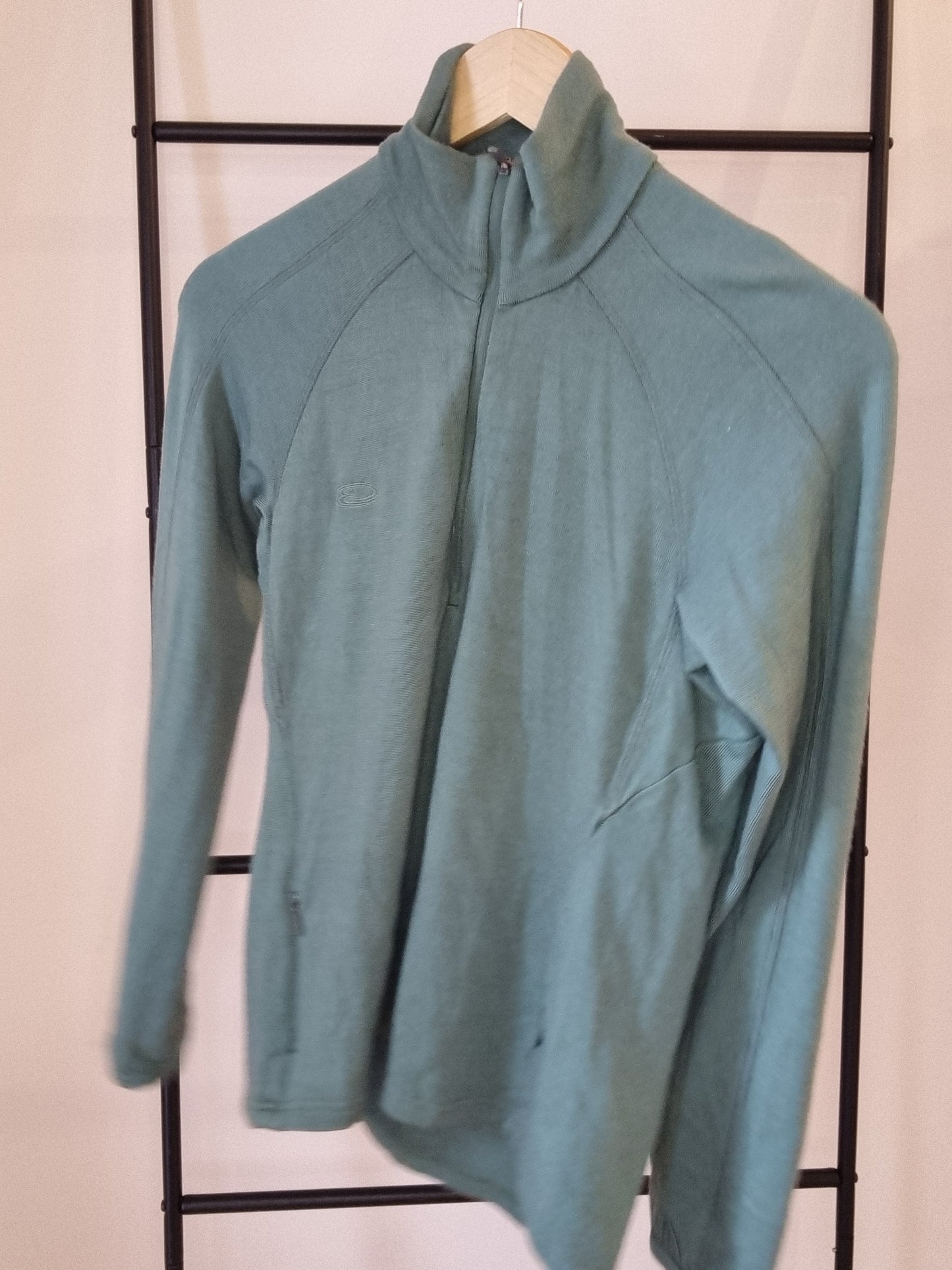 Icebreaker Merino Top - Size M