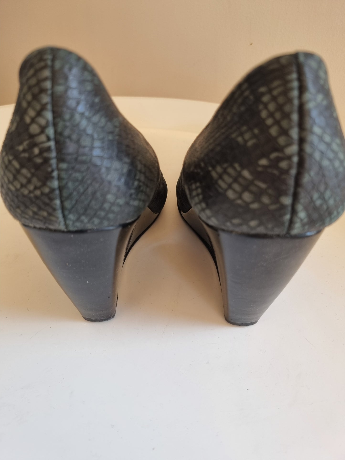 Mi Piaci Wedges - Size 38