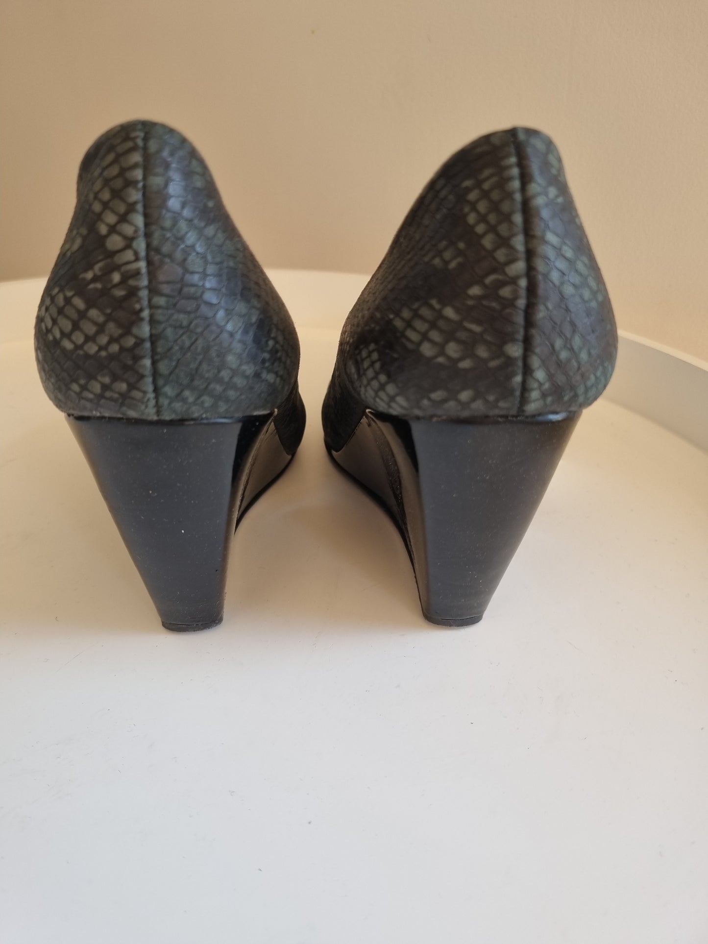 Mi Piaci Wedges - Size 38