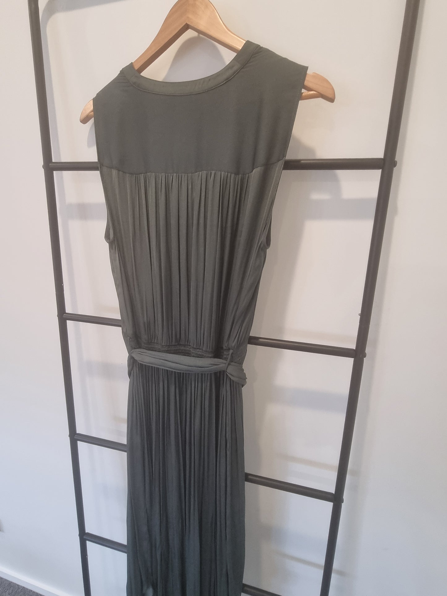 Witchery Sleeveless Dress - Size 14