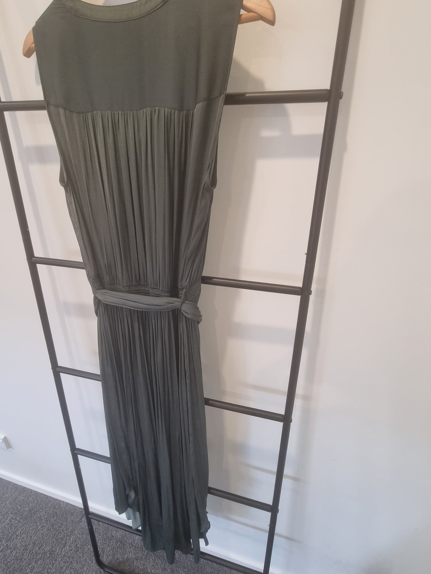 Witchery Sleeveless Dress - Size 14