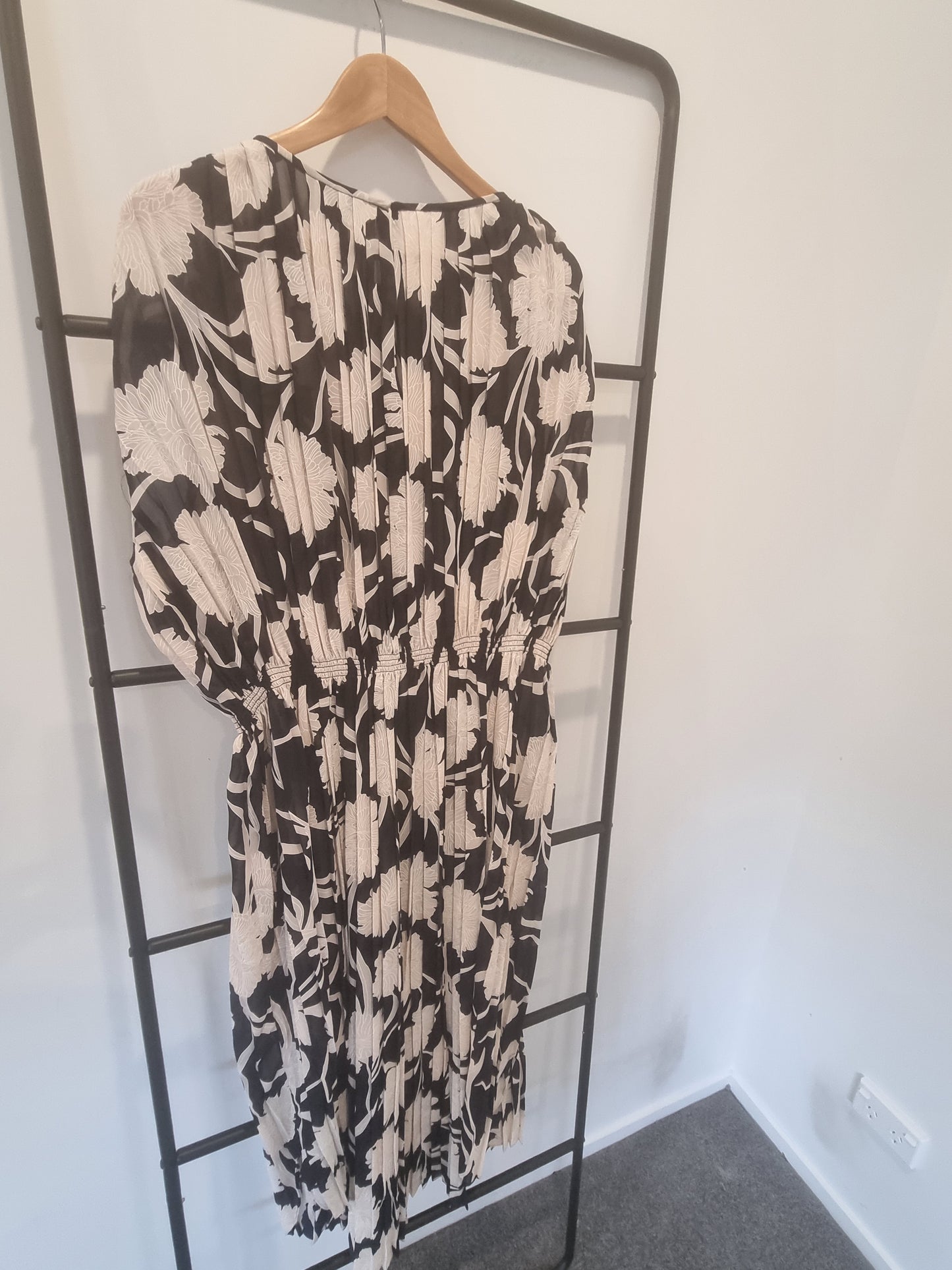 Witchery Dress - Size 14