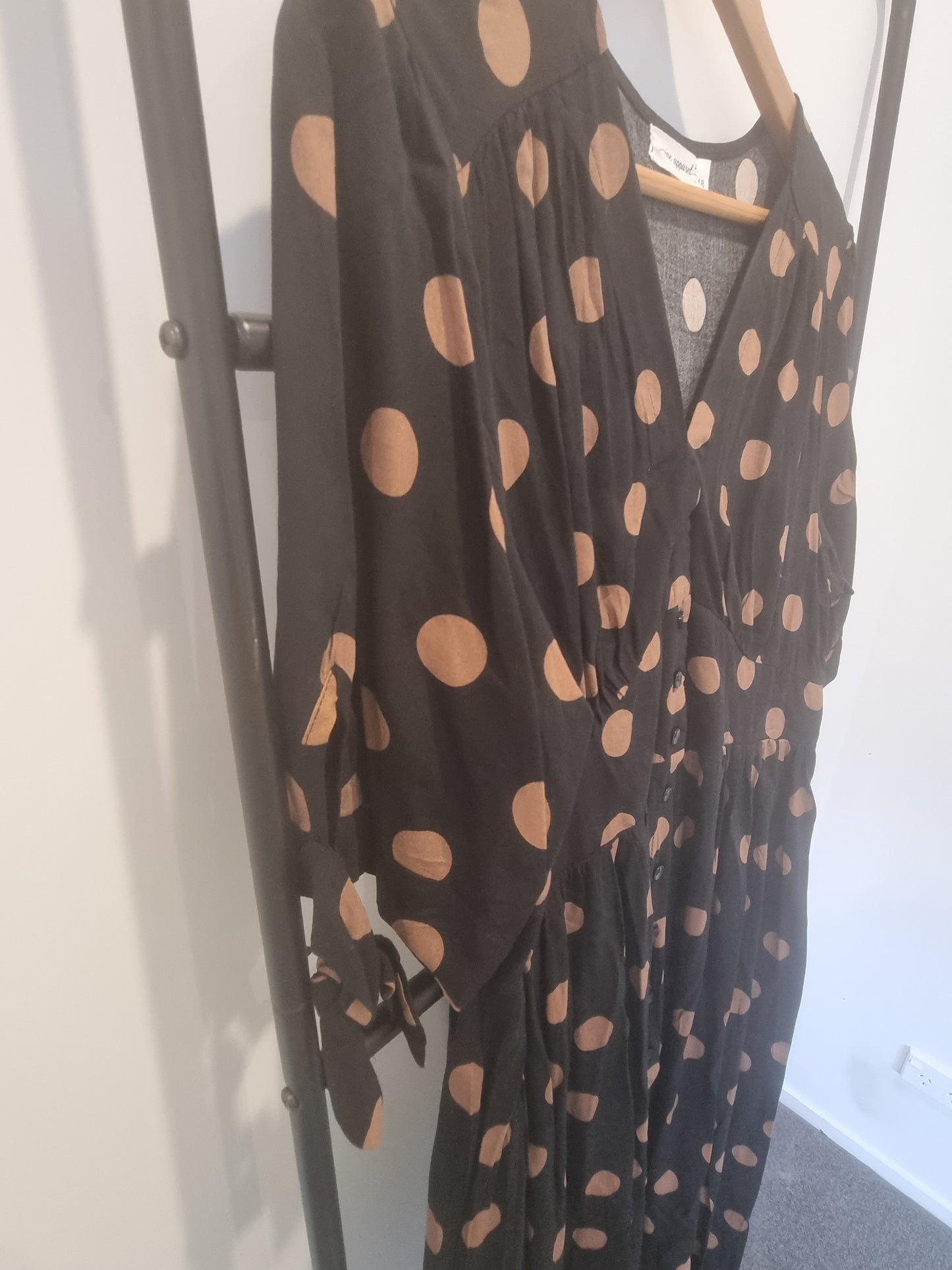 Vine Apparel Dress - Size 18