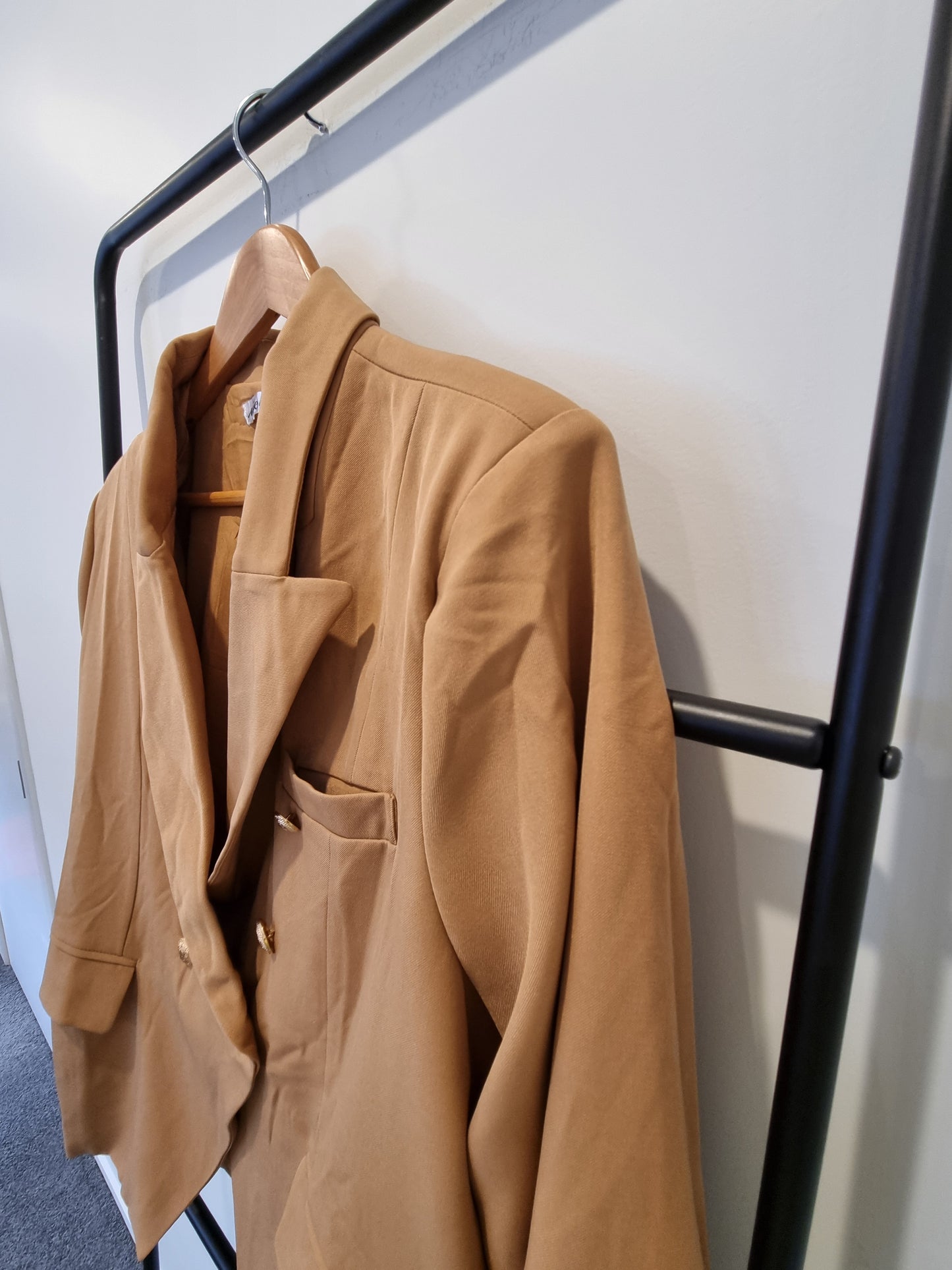 Vine Apparel Blazer - Size 16