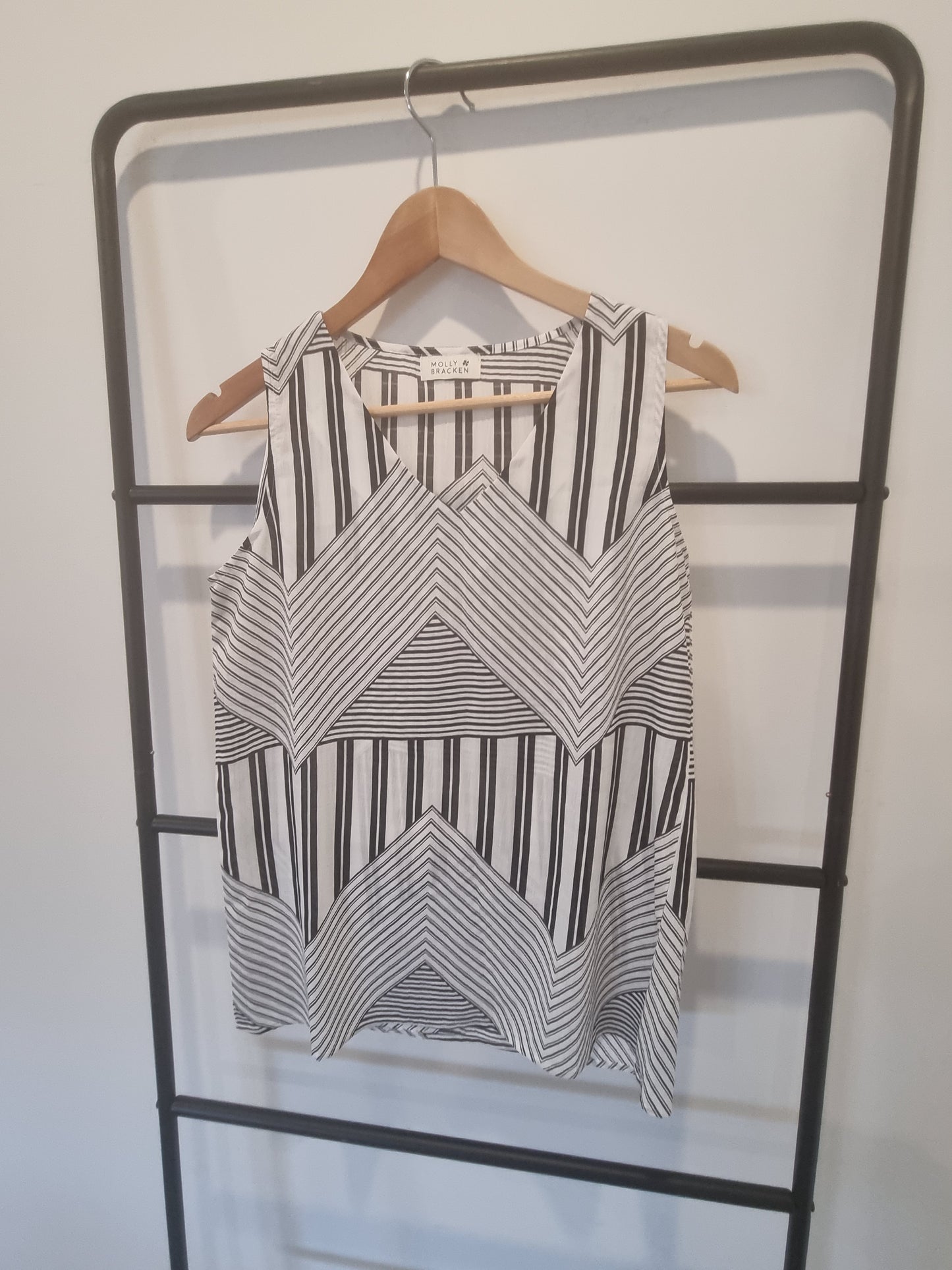 Molly Bracken Sleeveless Top - Size 10