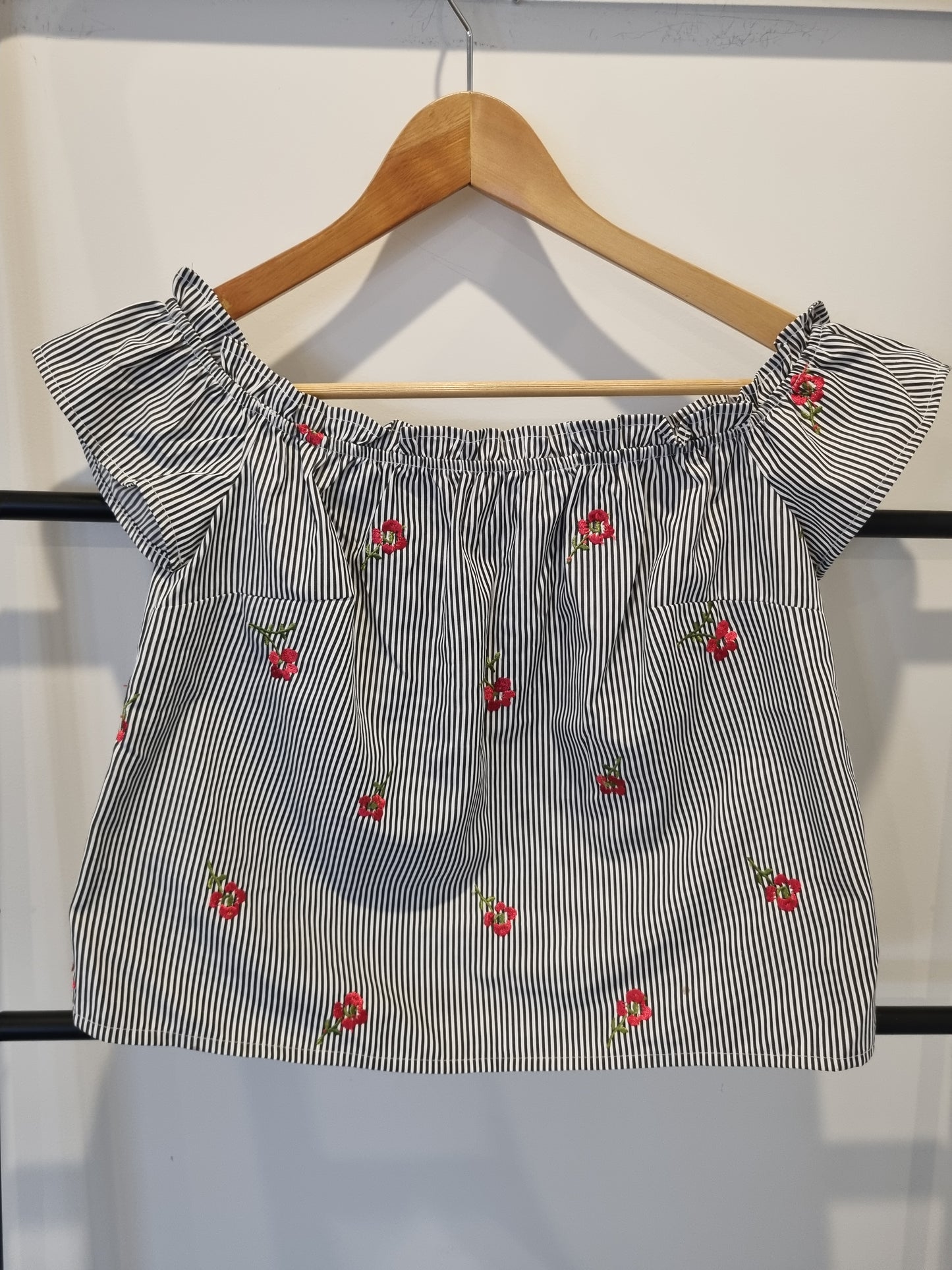 Guess Top - Size XS