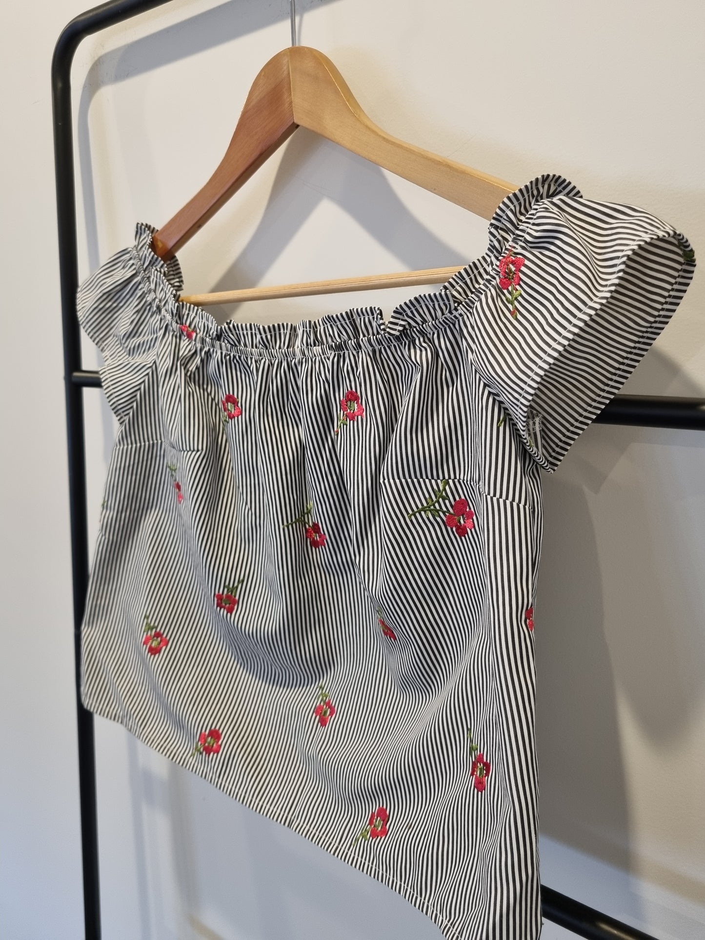 Guess Top - Size XS