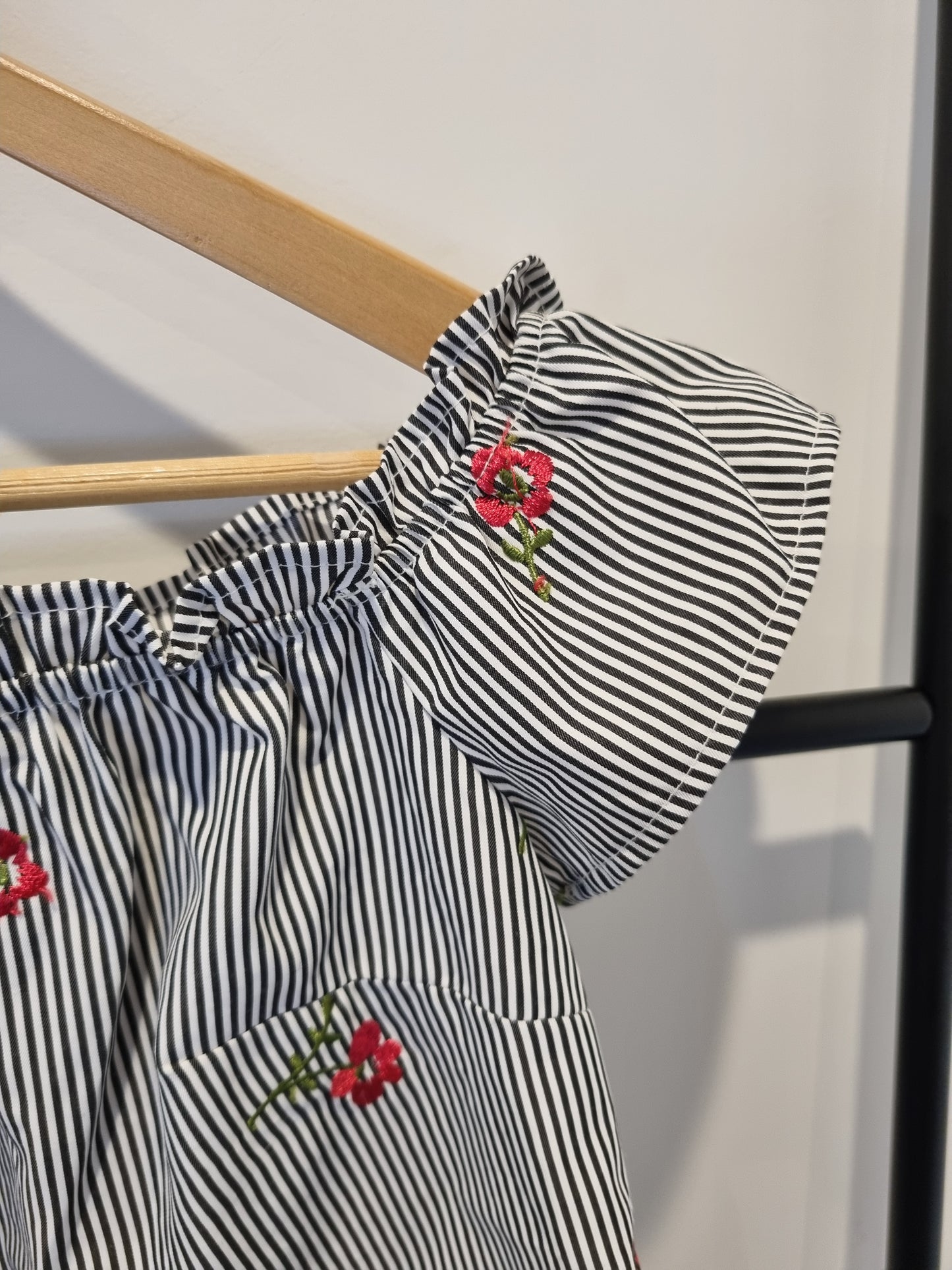 Guess Top - Size XS