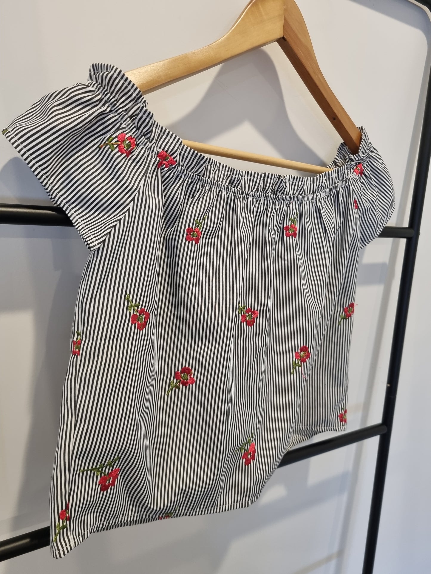 Guess Top - Size XS