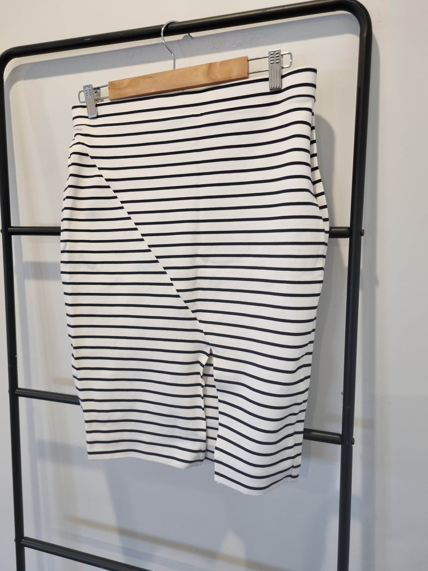 Witchery Skirt - Size 12