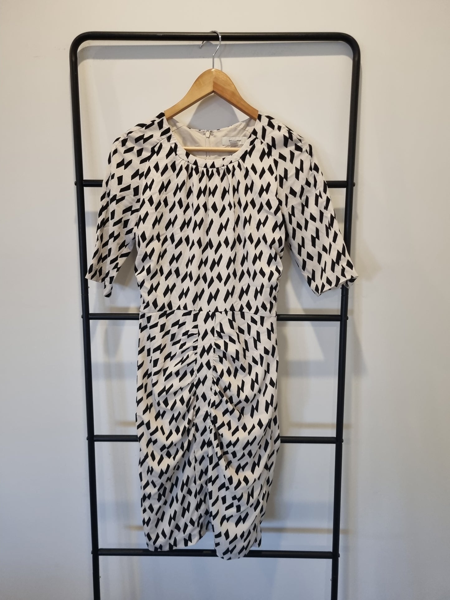 Country Road Shortsleeve Dress - Size 8