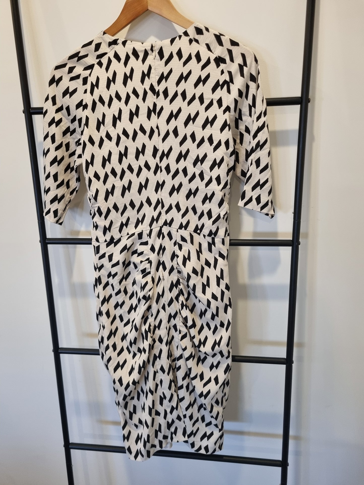 Country Road Shortsleeve Dress - Size 8