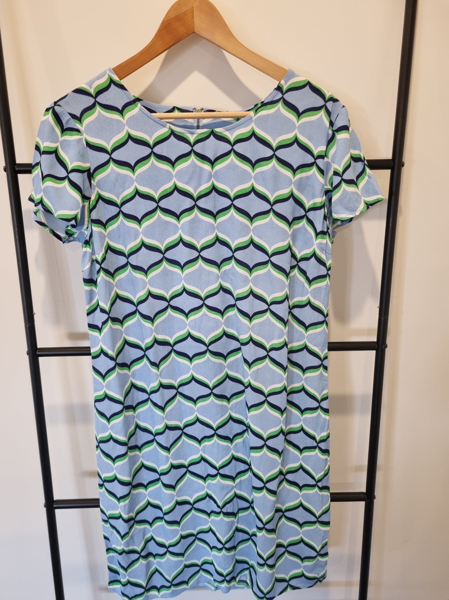 Elm Short Sleeve Shift Dress - Size 8