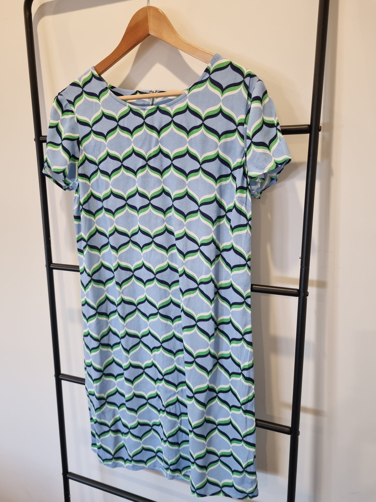 Elm Short Sleeve Shift Dress - Size 8