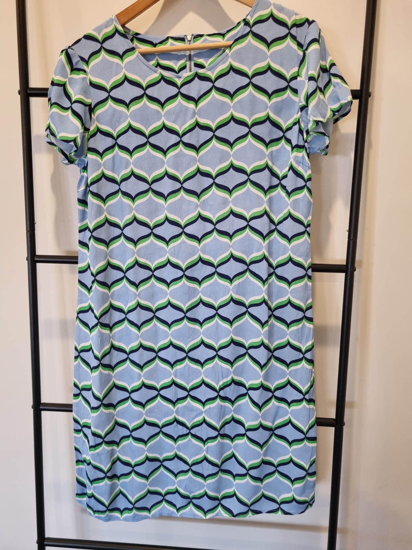 Elm Short Sleeve Shift Dress - Size 8