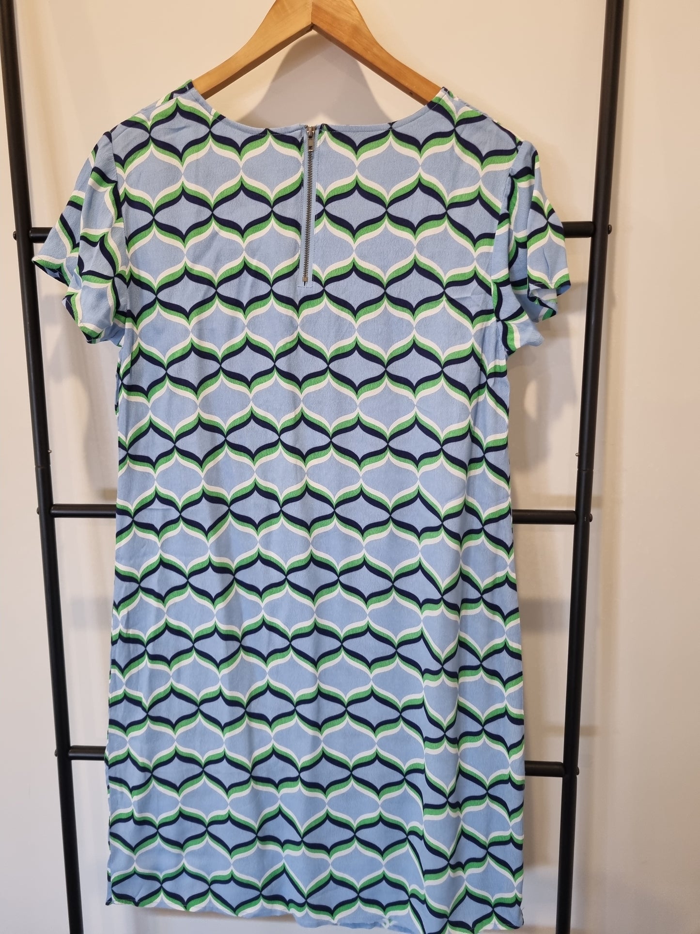 Elm Short Sleeve Shift Dress - Size 8