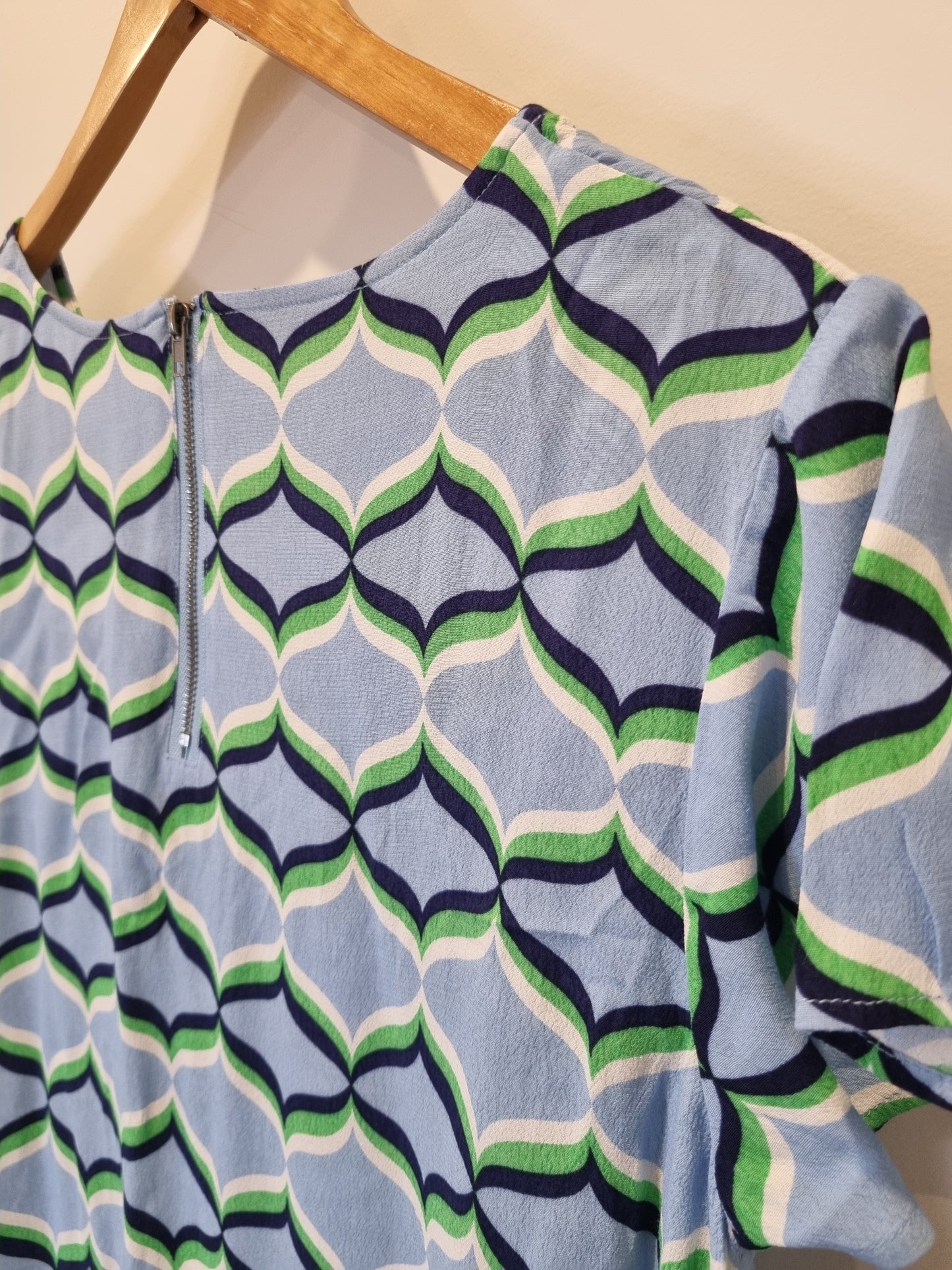 Elm Short Sleeve Shift Dress - Size 8
