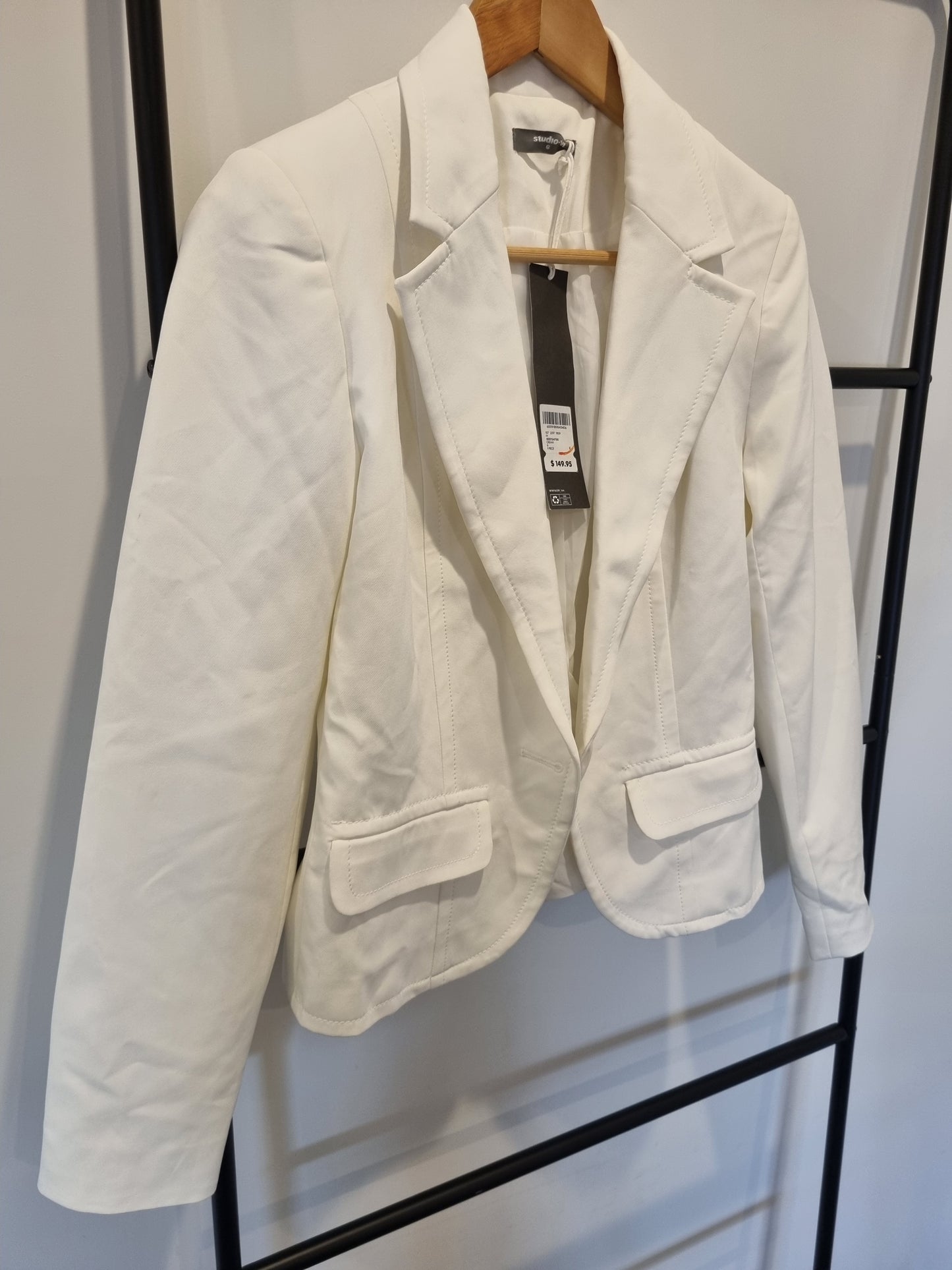 Studio W Cropped Blazer: Size 6 (BNWT)