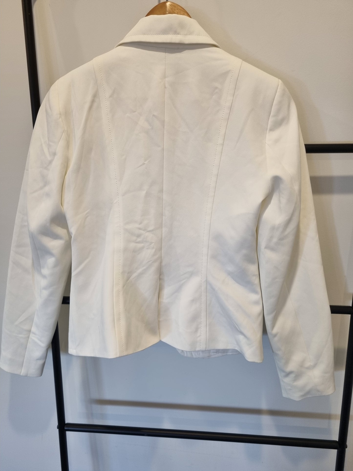 Studio W Cropped Blazer: Size 6 (BNWT)