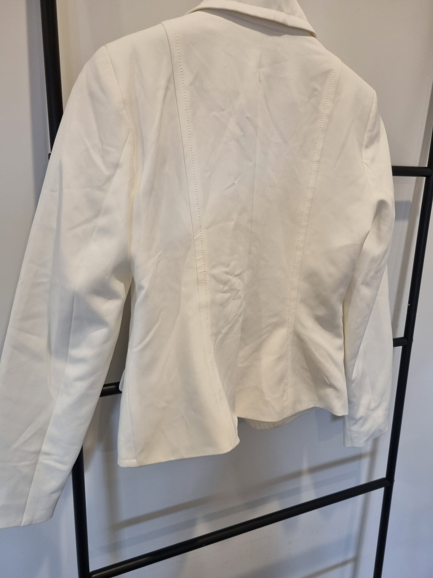 Studio W Cropped Blazer: Size 6 (BNWT)