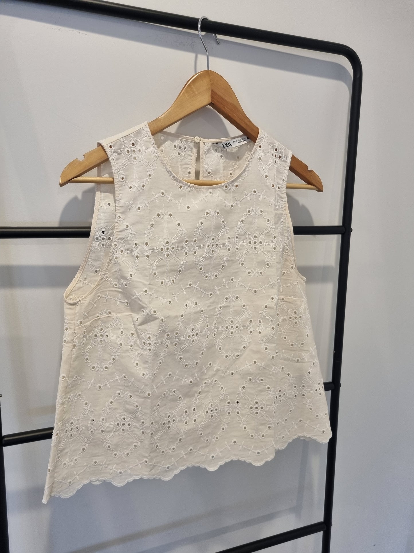 Zara Sleeveless Broderie Top - Size M