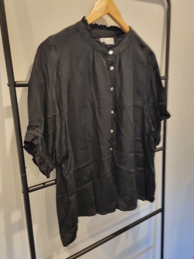 Black Briarwood Top, M