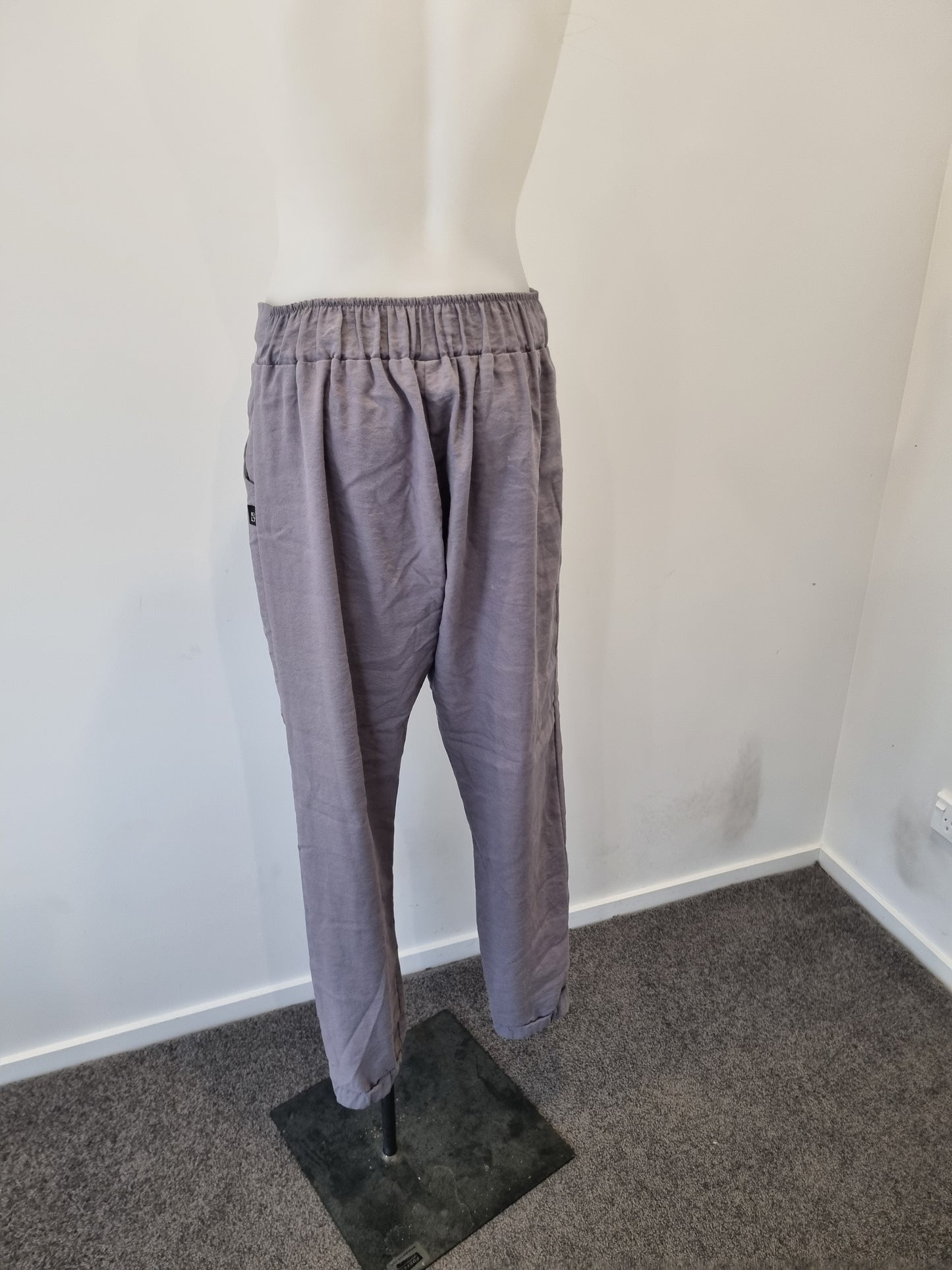 Kilt pants - size 8