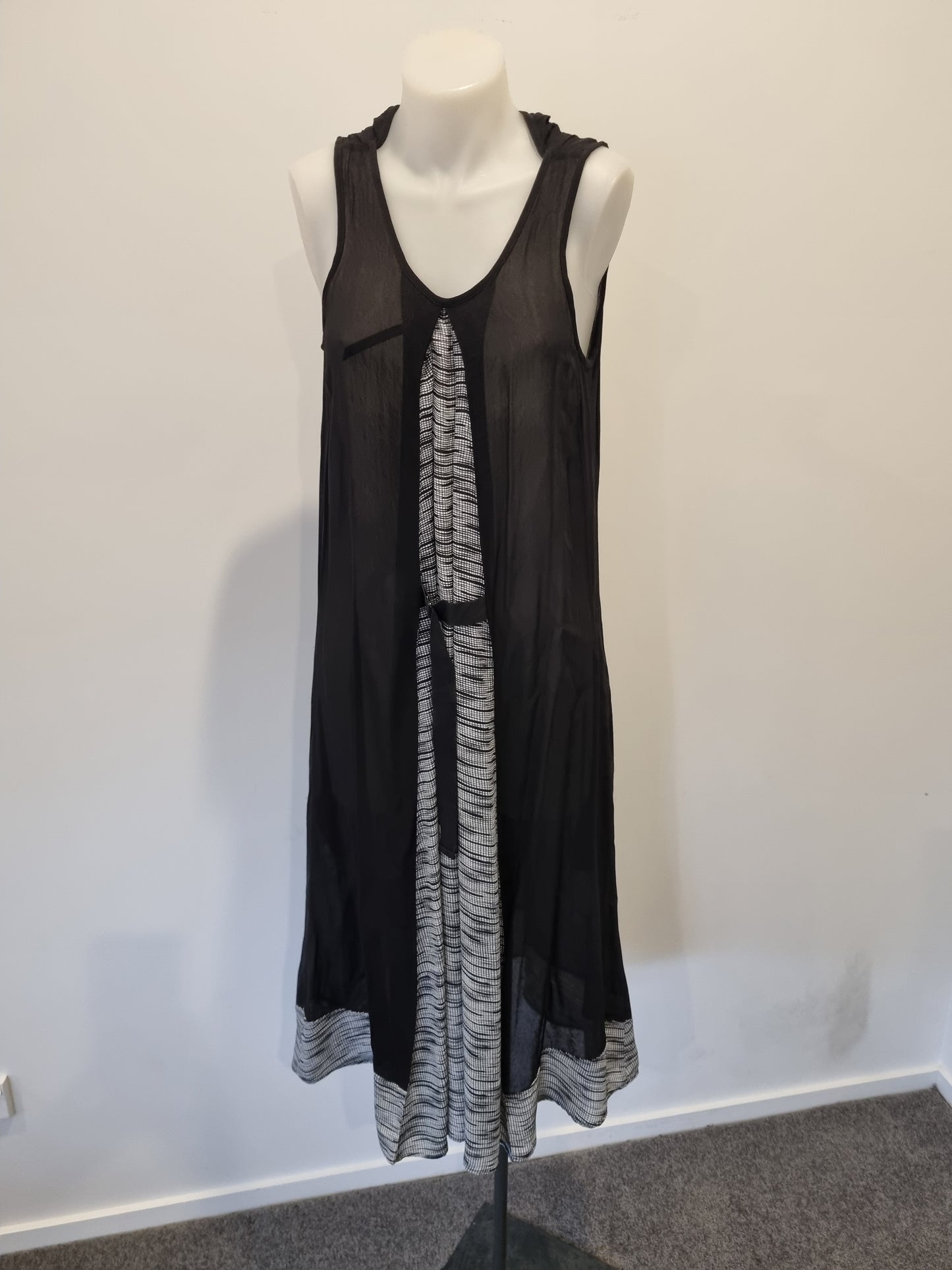 NYNE Dress - Size 10/12