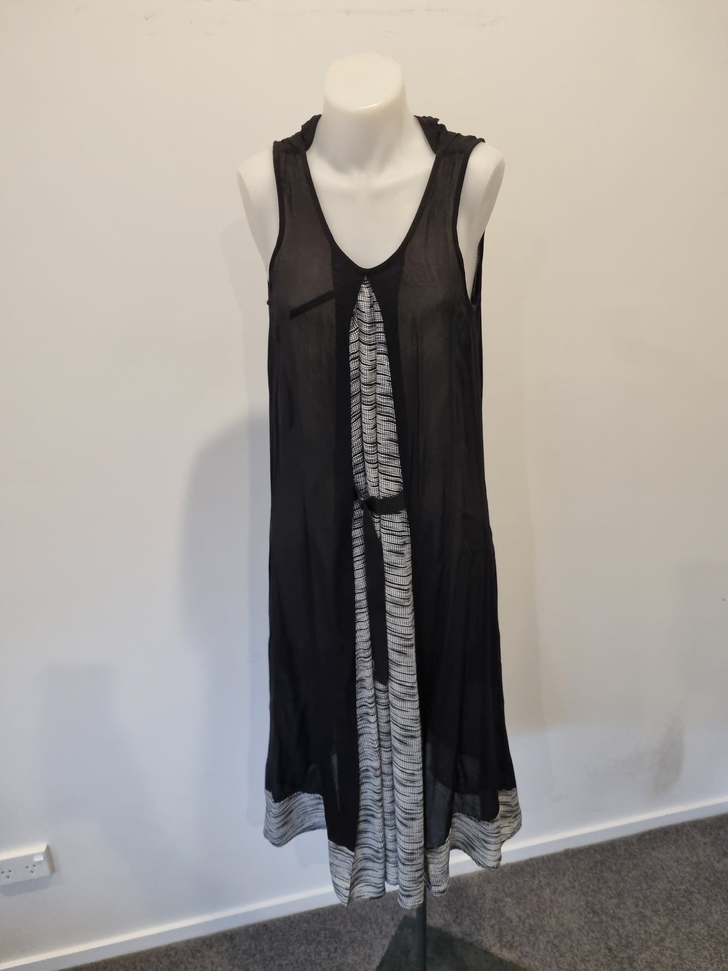 NYNE Dress - Size 10/12