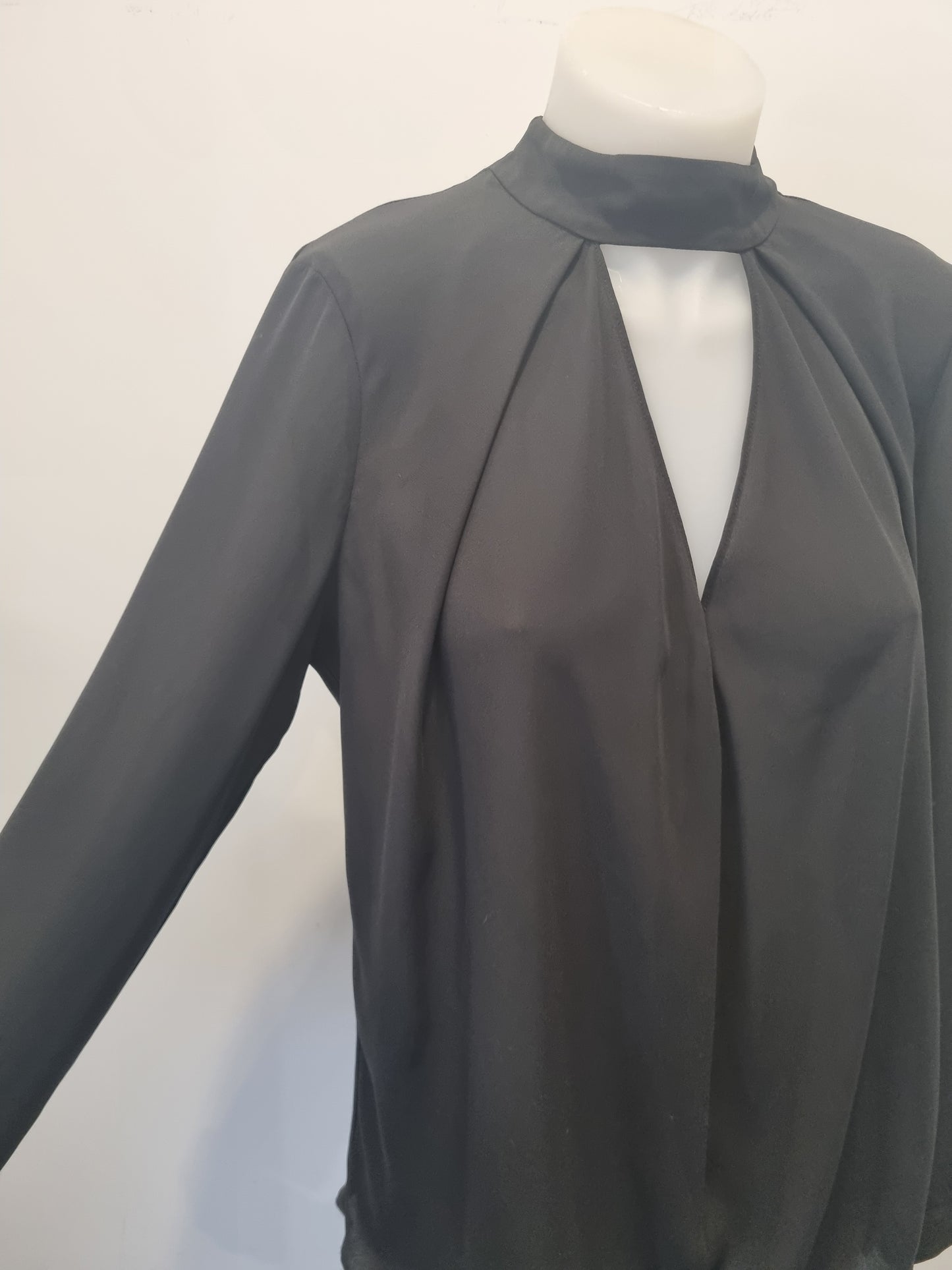 Decjuba Top - Size 8