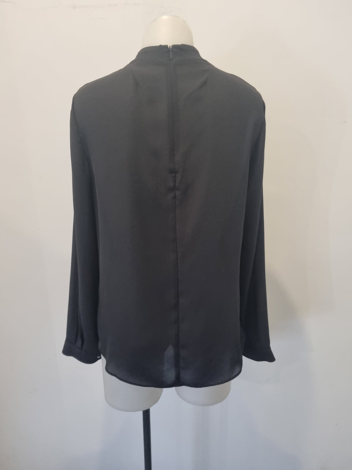 Decjuba Top - Size 8