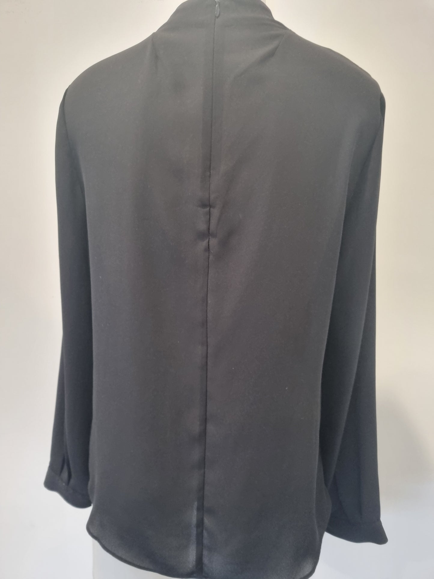 Decjuba Top - Size 8