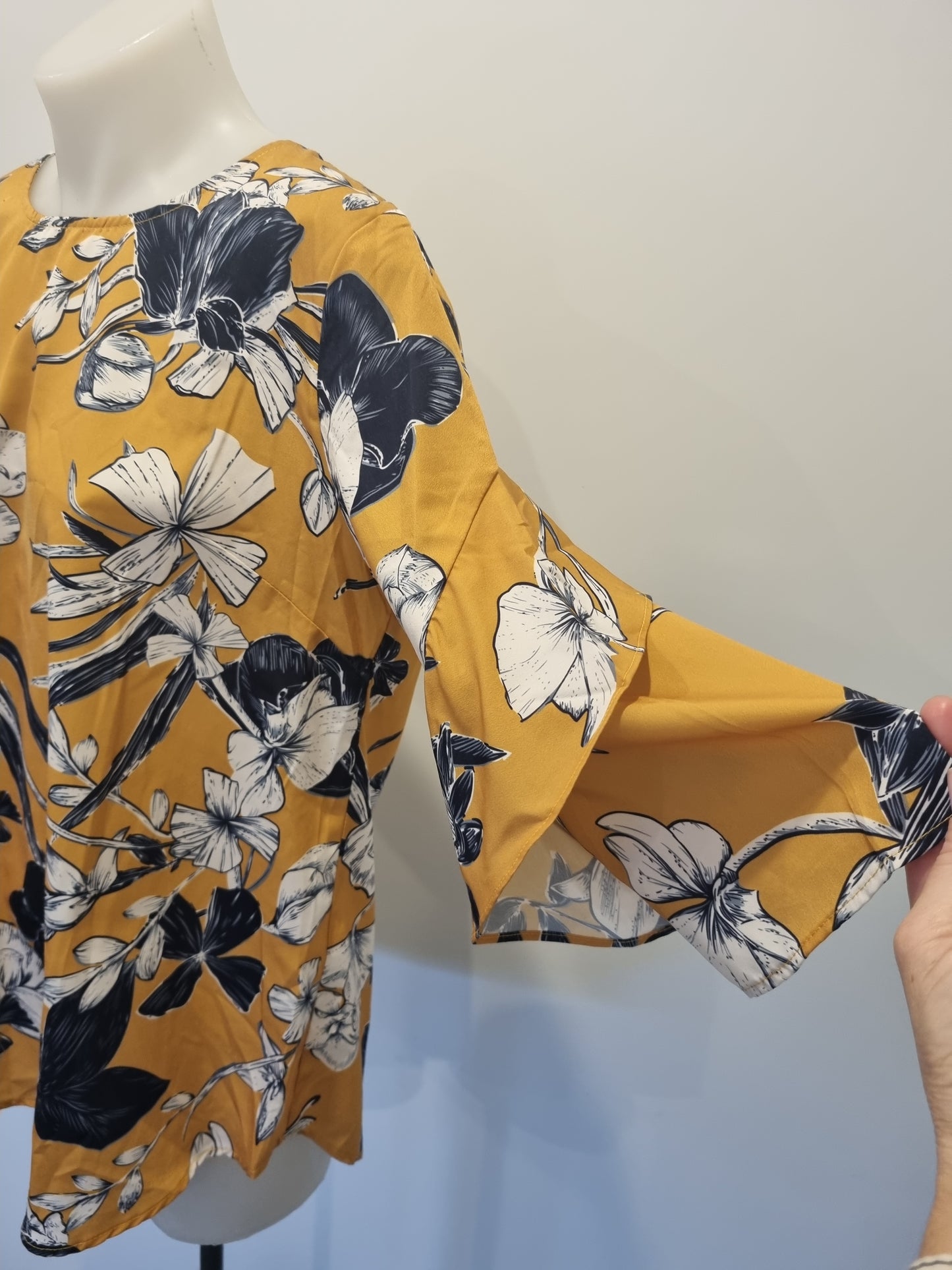 Zafina Top - Size 12