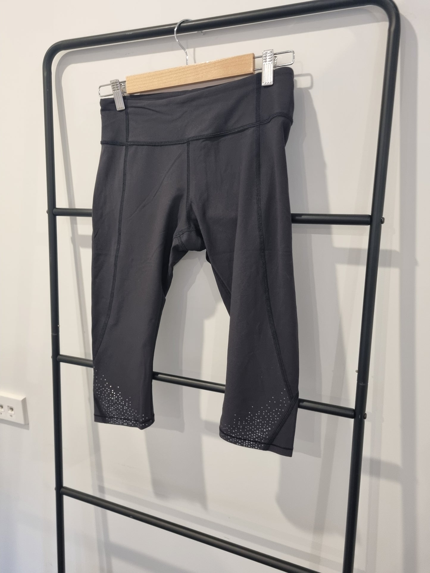 Lululemon workout tights - Size 8