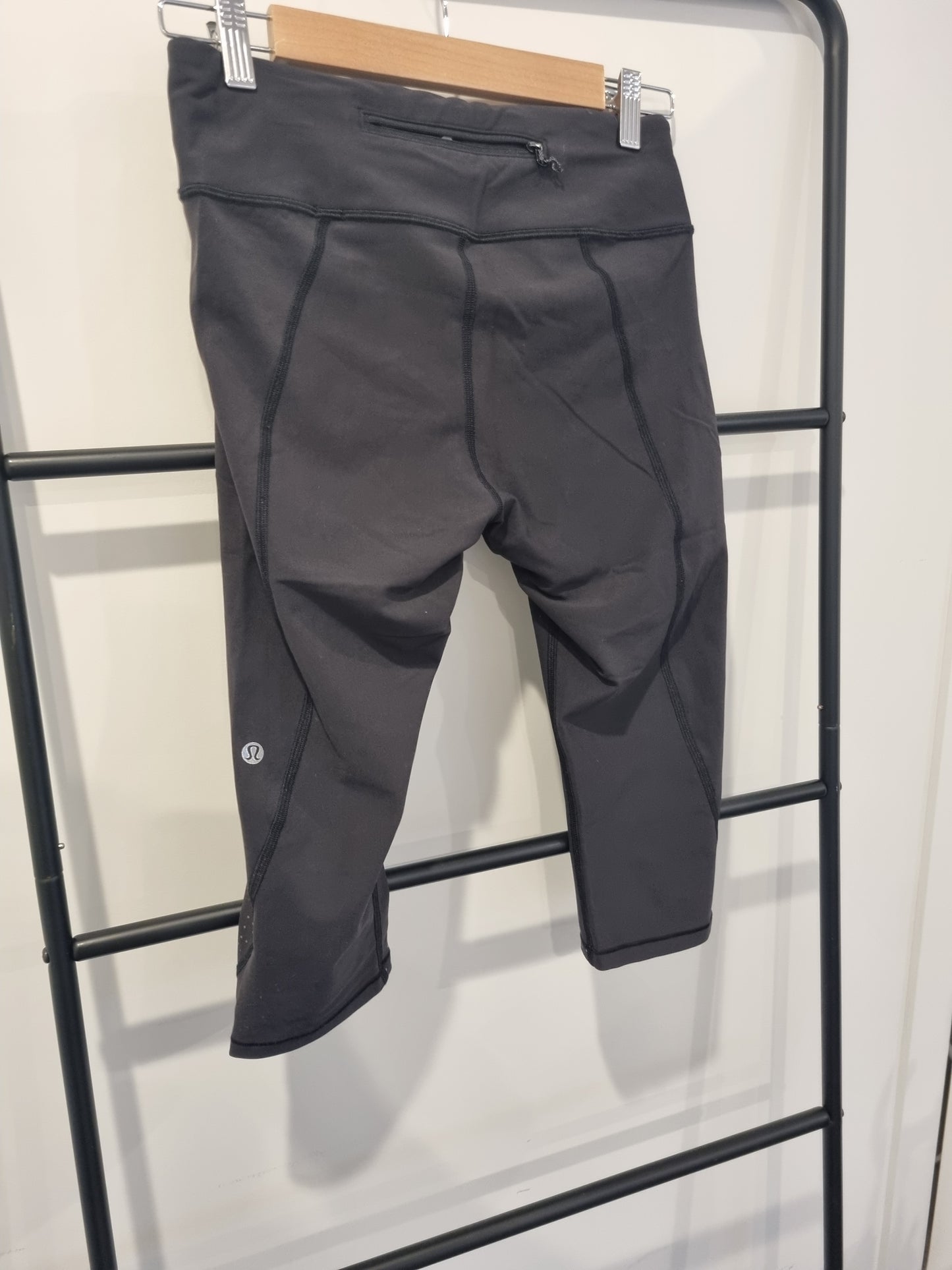 Lululemon workout tights - Size 8