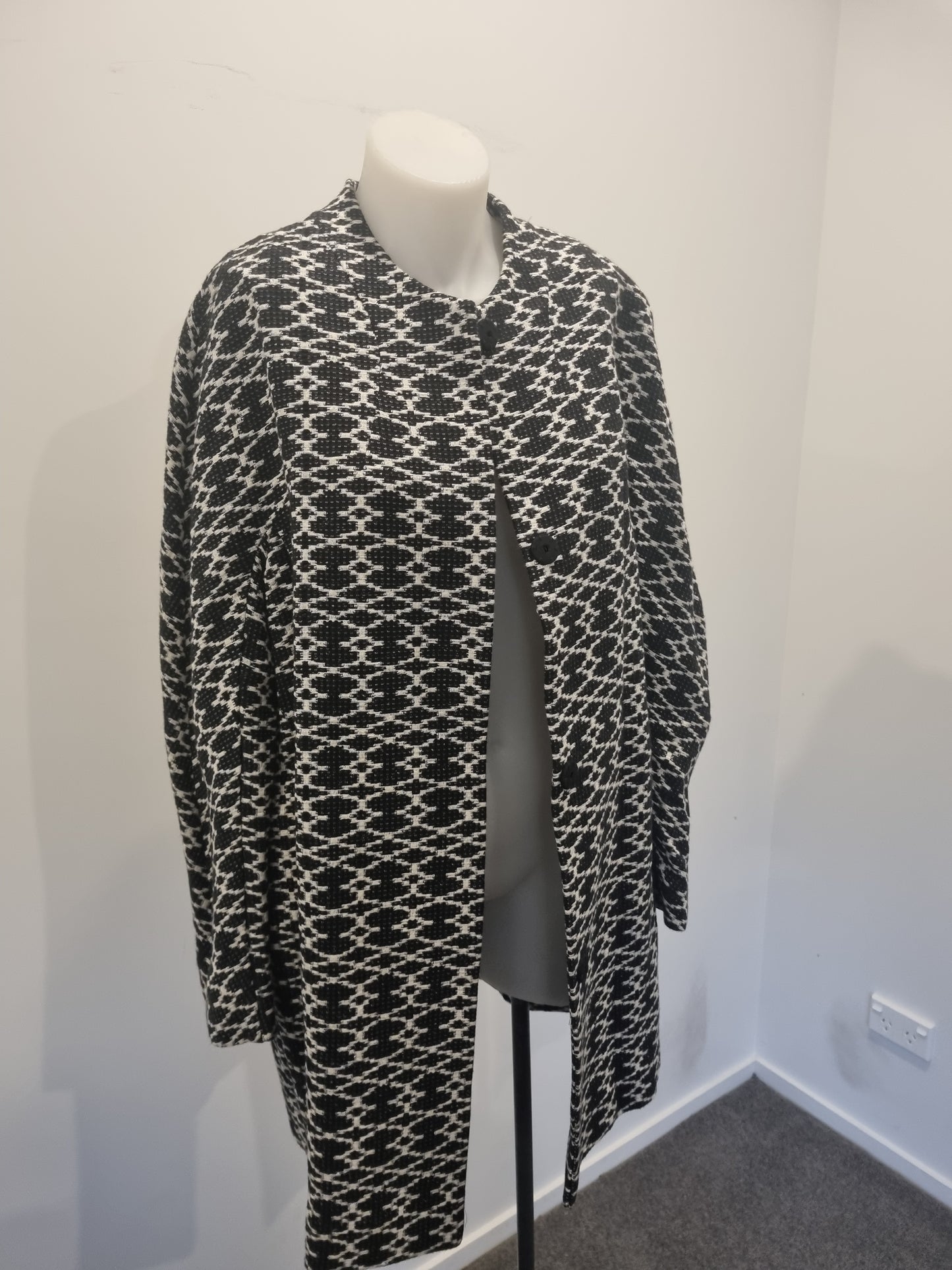 Hobbs Jacket - Size 16
