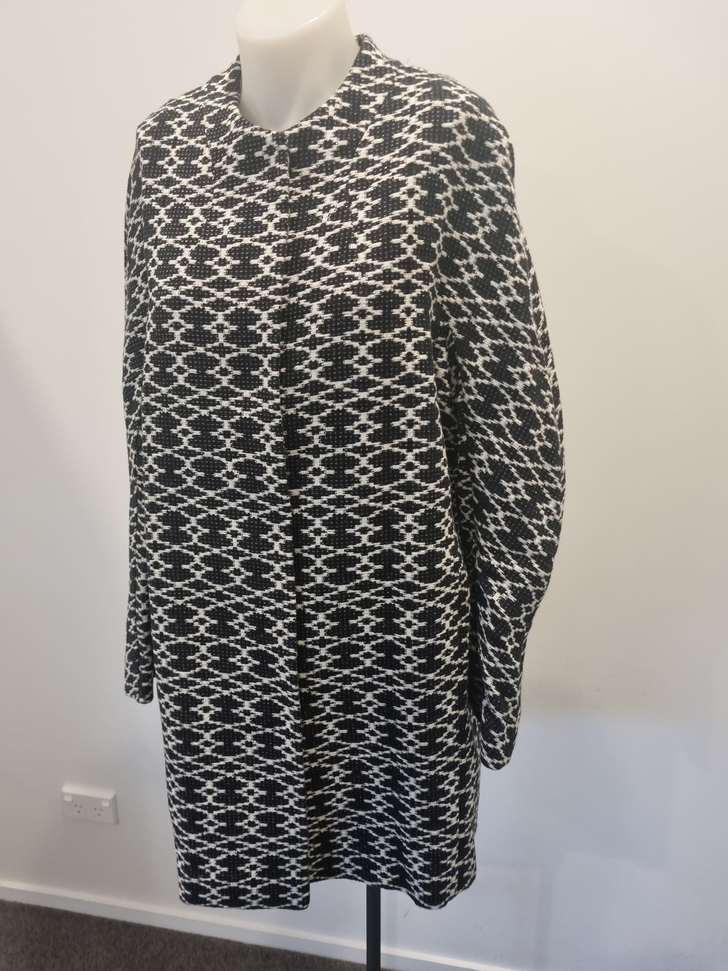 Hobbs Jacket - Size 16