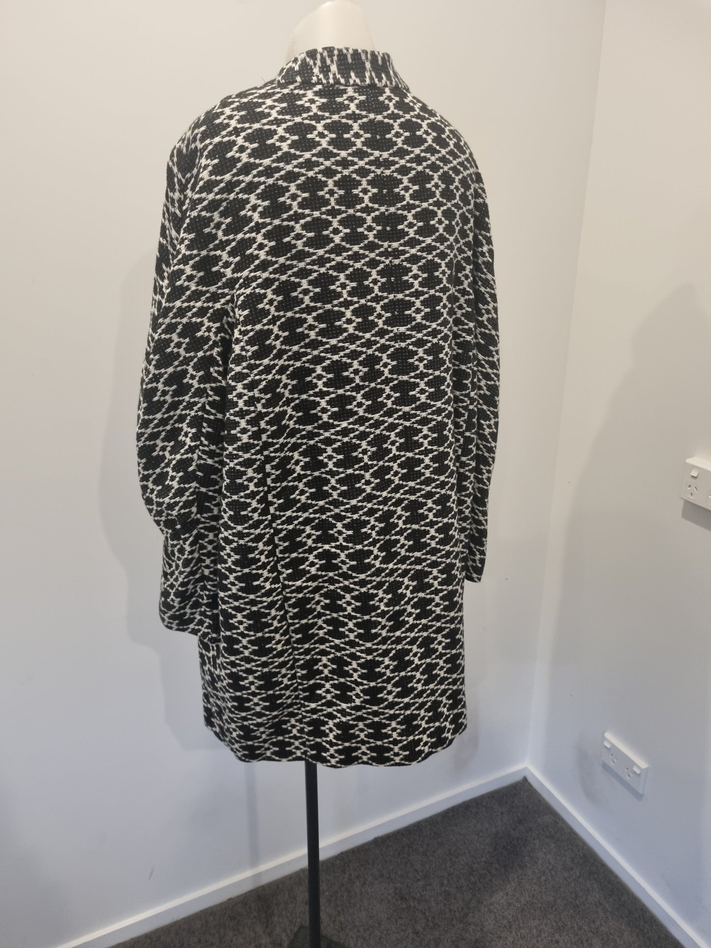 Hobbs Jacket - Size 16