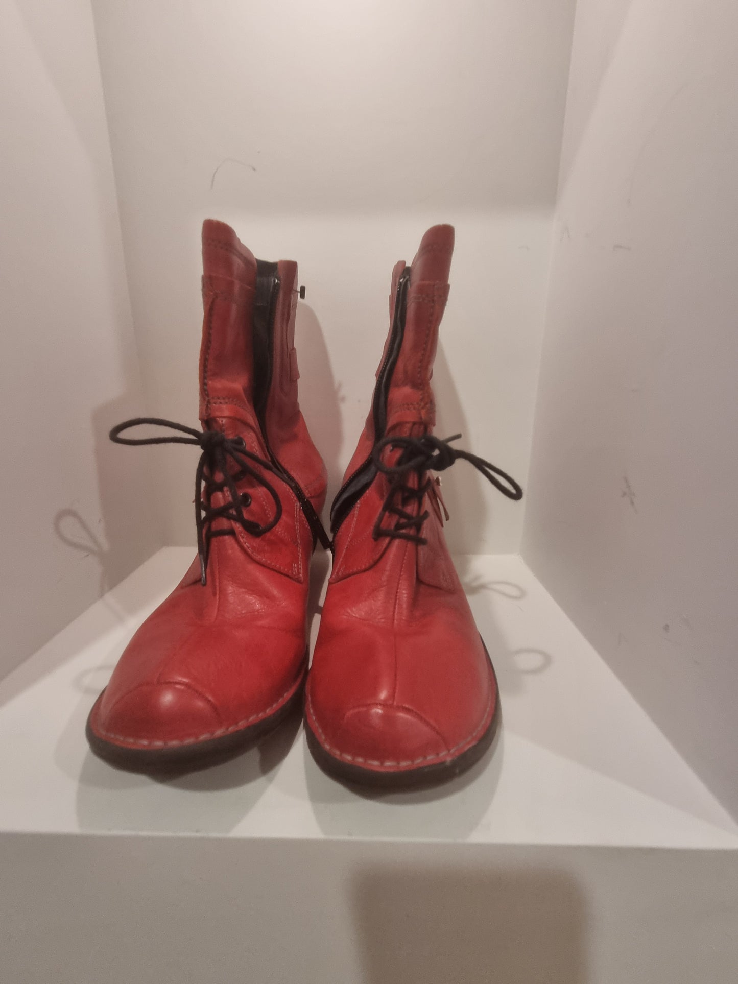 Softwaves Boots - Size 39