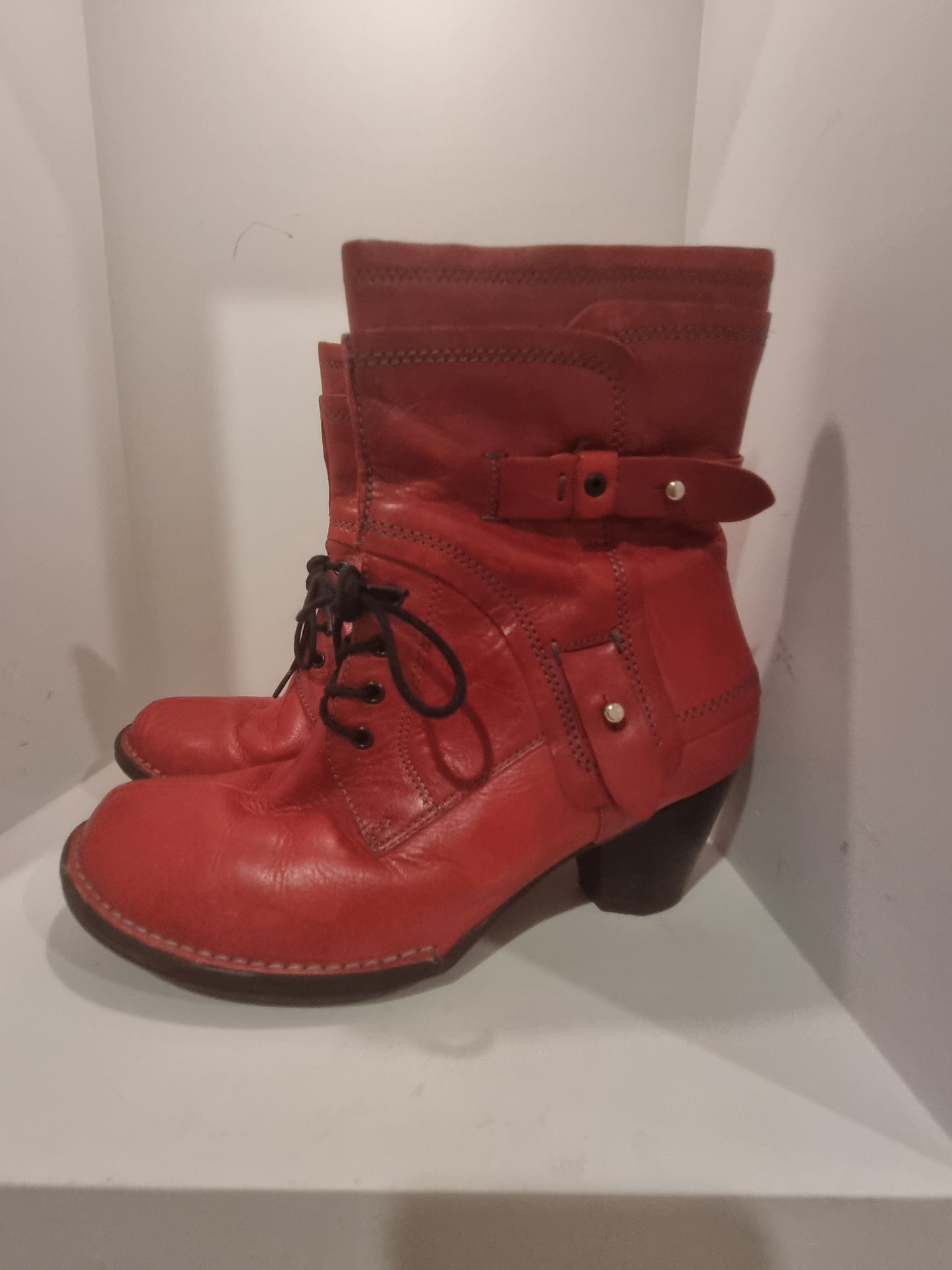 Softwaves Boots - Size 39