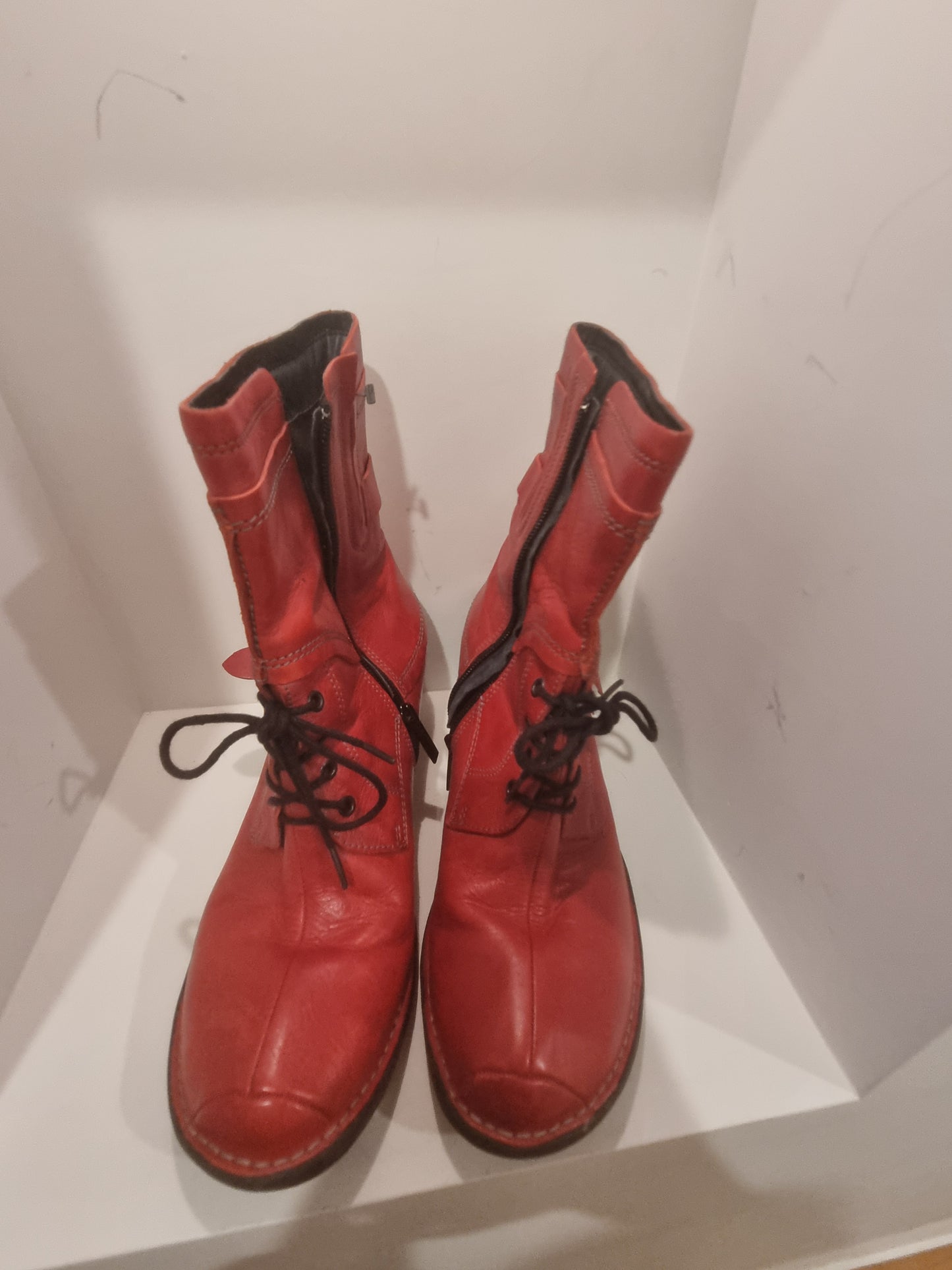 Softwaves Boots - Size 39