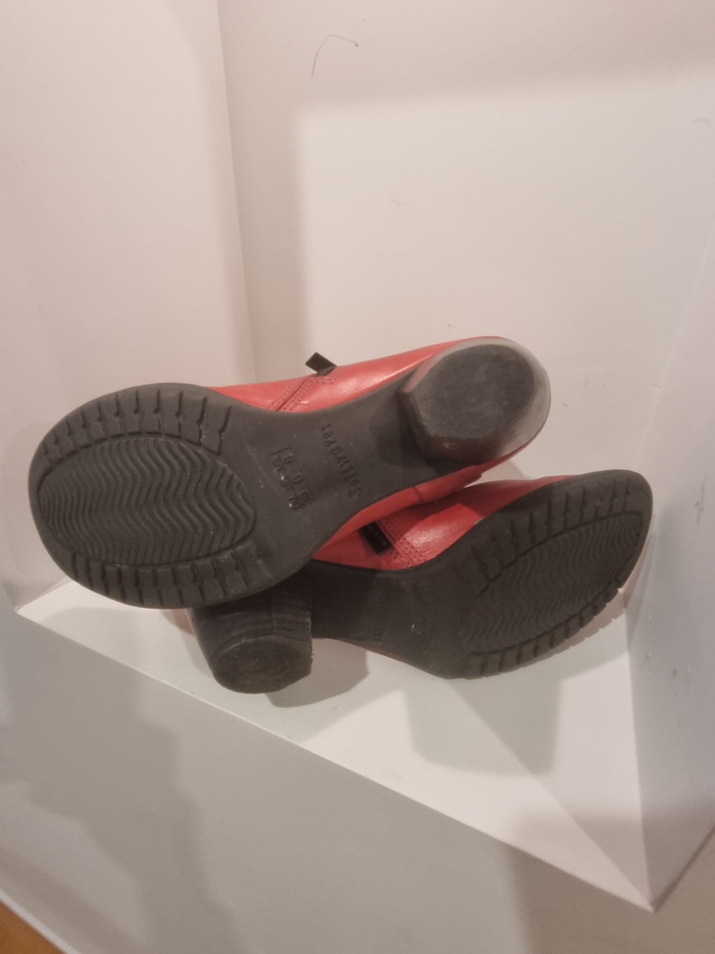Softwaves Boots - Size 39
