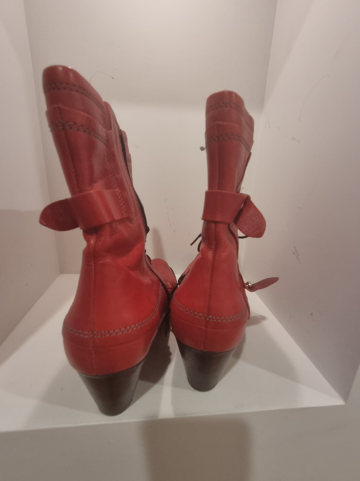 Softwaves Boots - Size 39