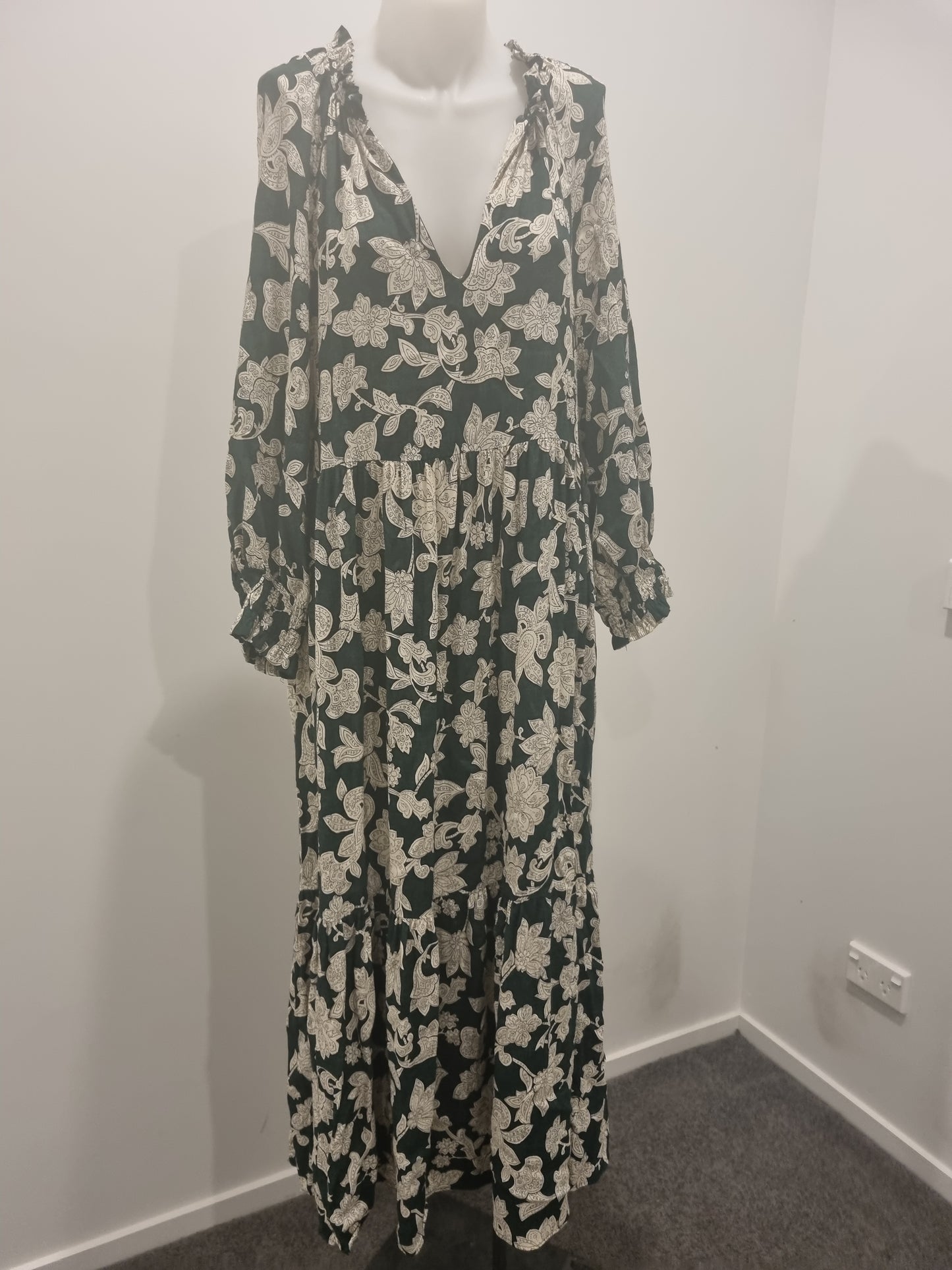 Zara Dress - Size L
