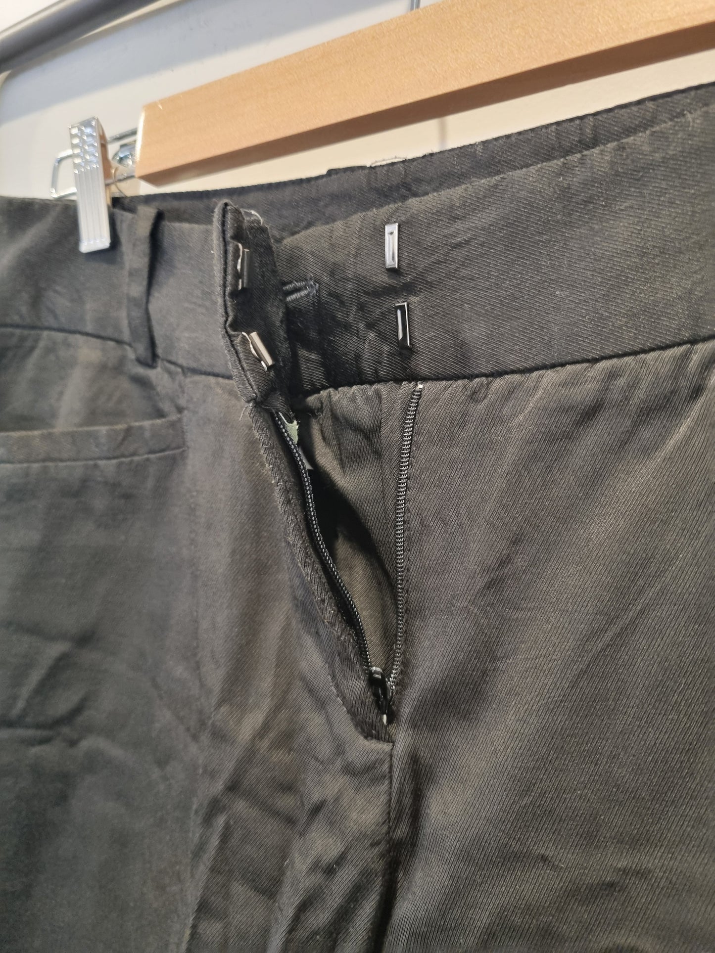 Cue Pants - Size 10