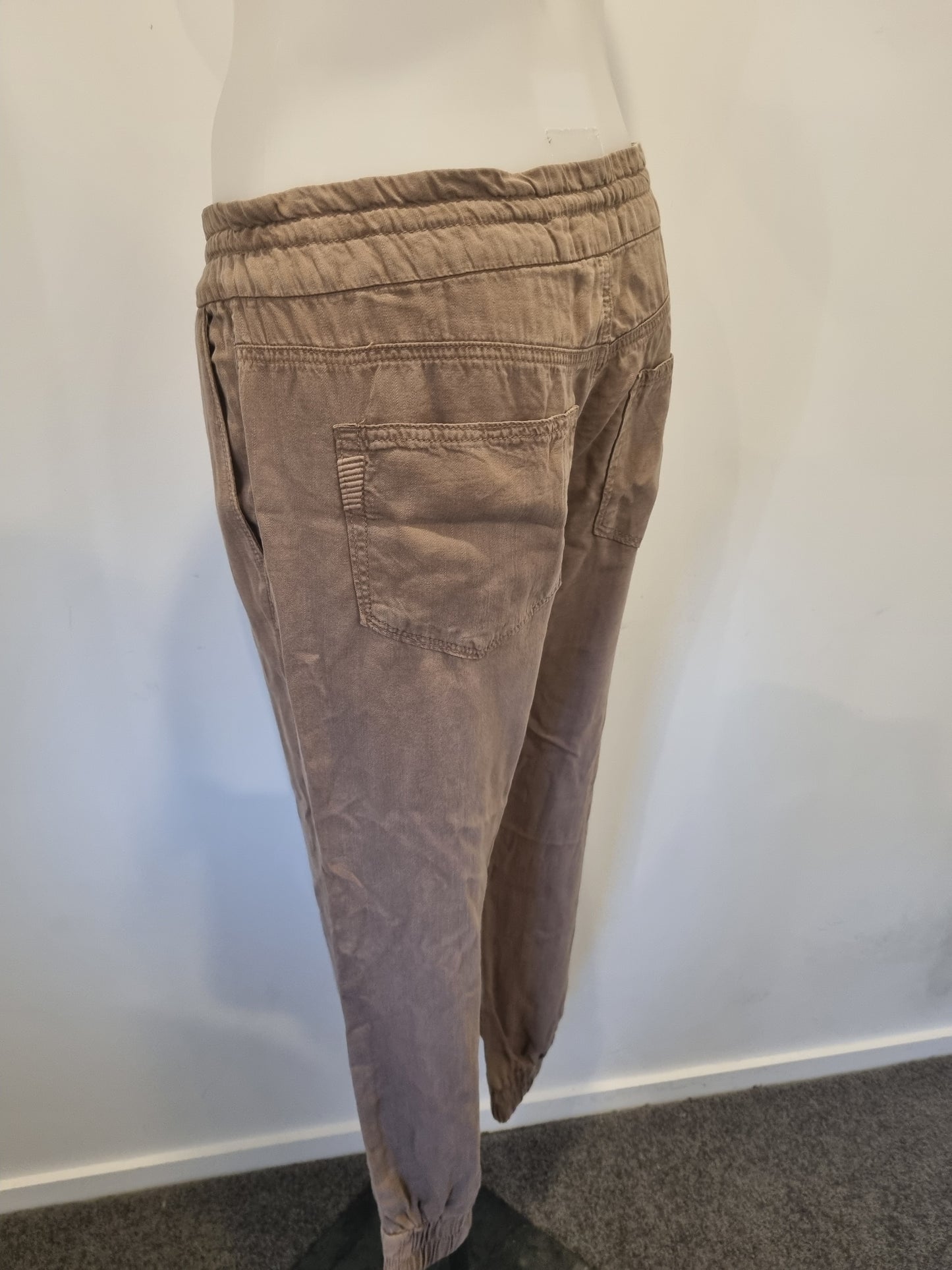 Paige Pants - Size 28 (10)