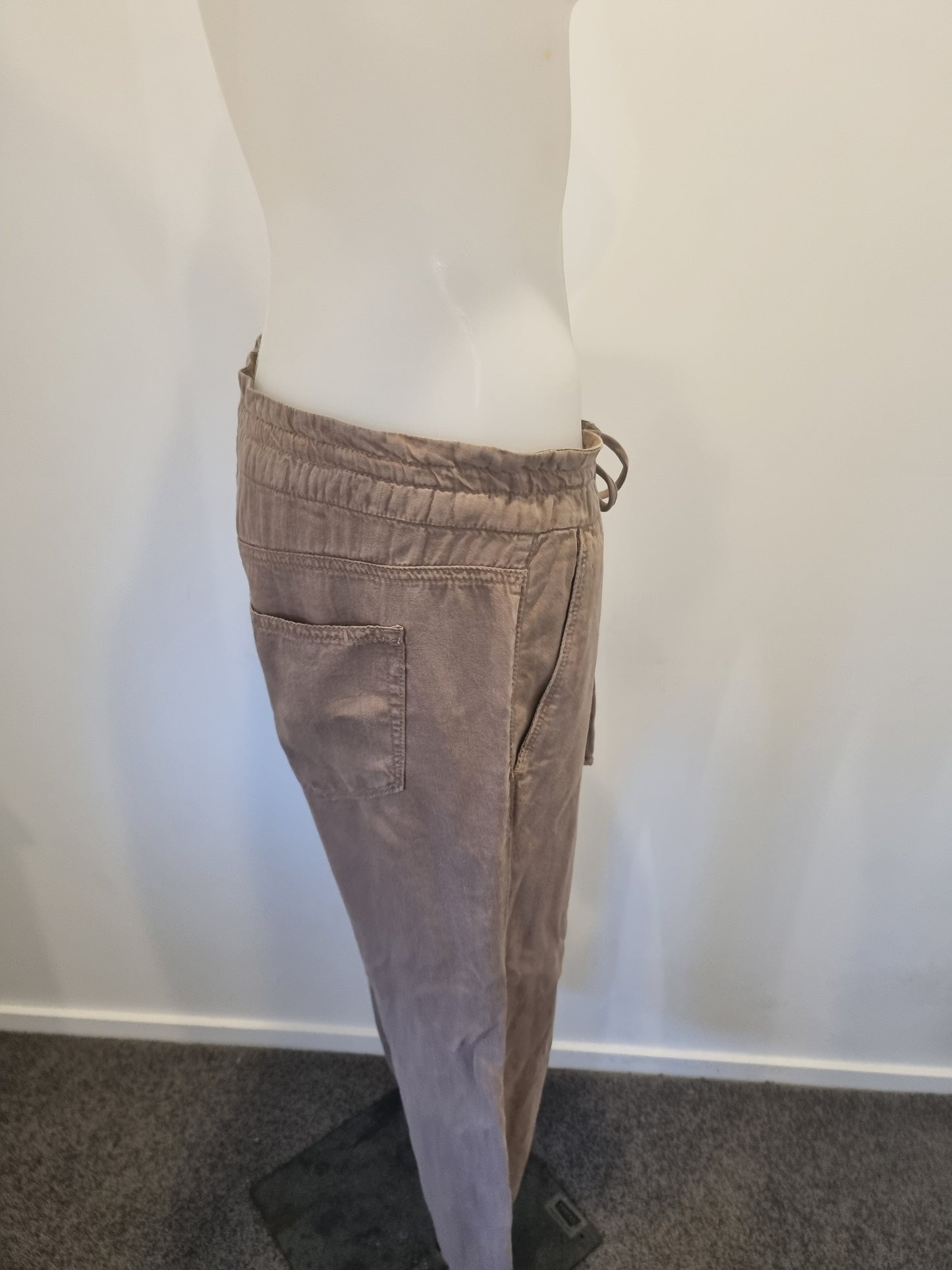 Paige Pants - Size 28 (10)
