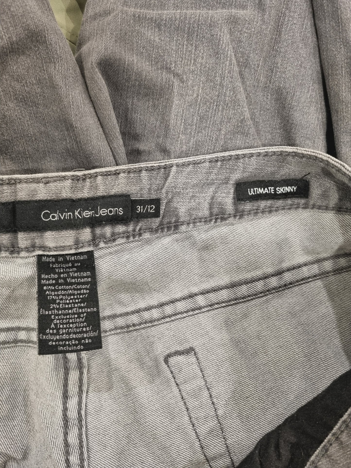 Calvin Klein Jeans - Size 12(31)