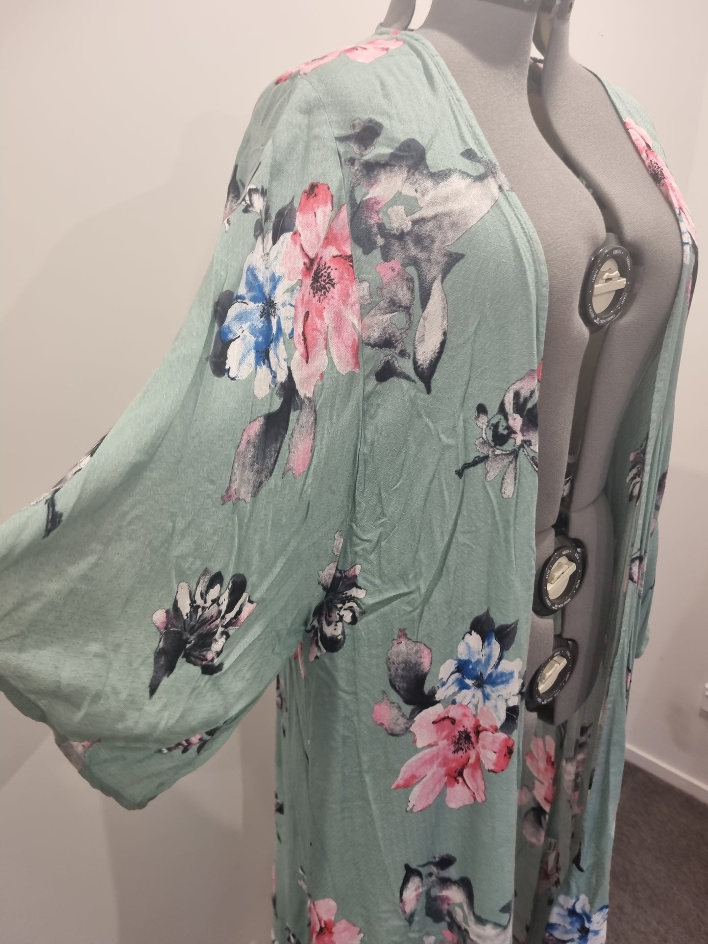 Blue Soul Cardigan - Size XL (18)